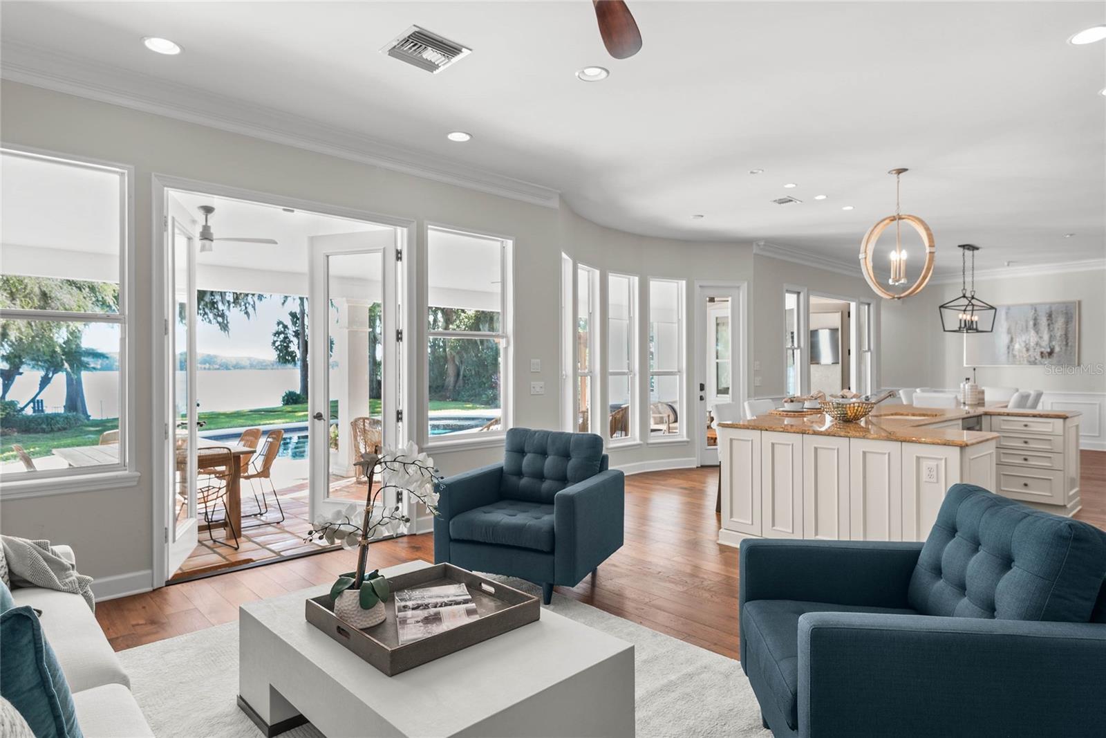 Image 18 of 78 For 1860 Summerland Avenue