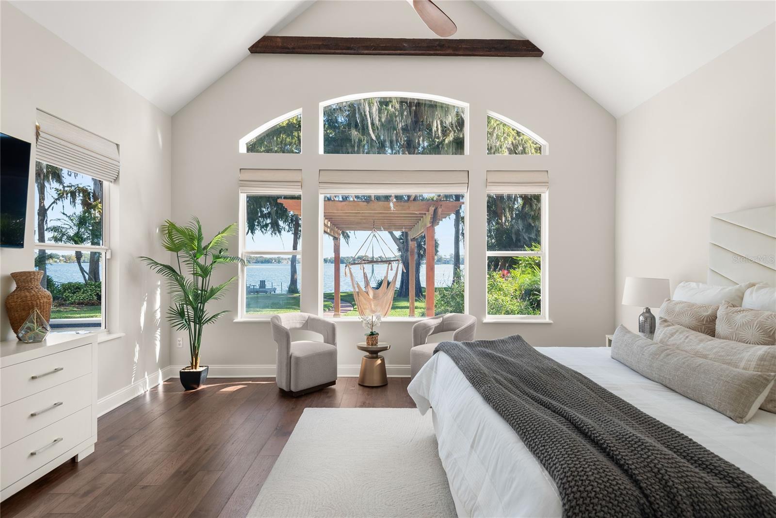 Image 20 of 78 For 1860 Summerland Avenue