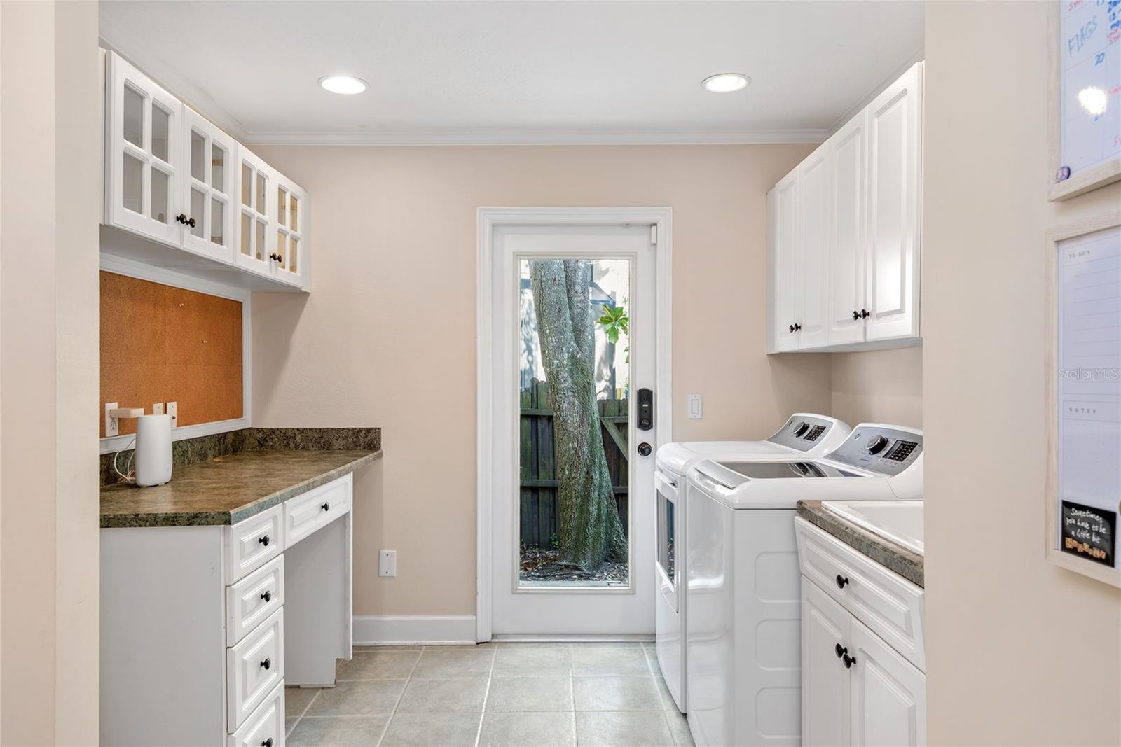 Image 28 of 78 For 1860 Summerland Avenue