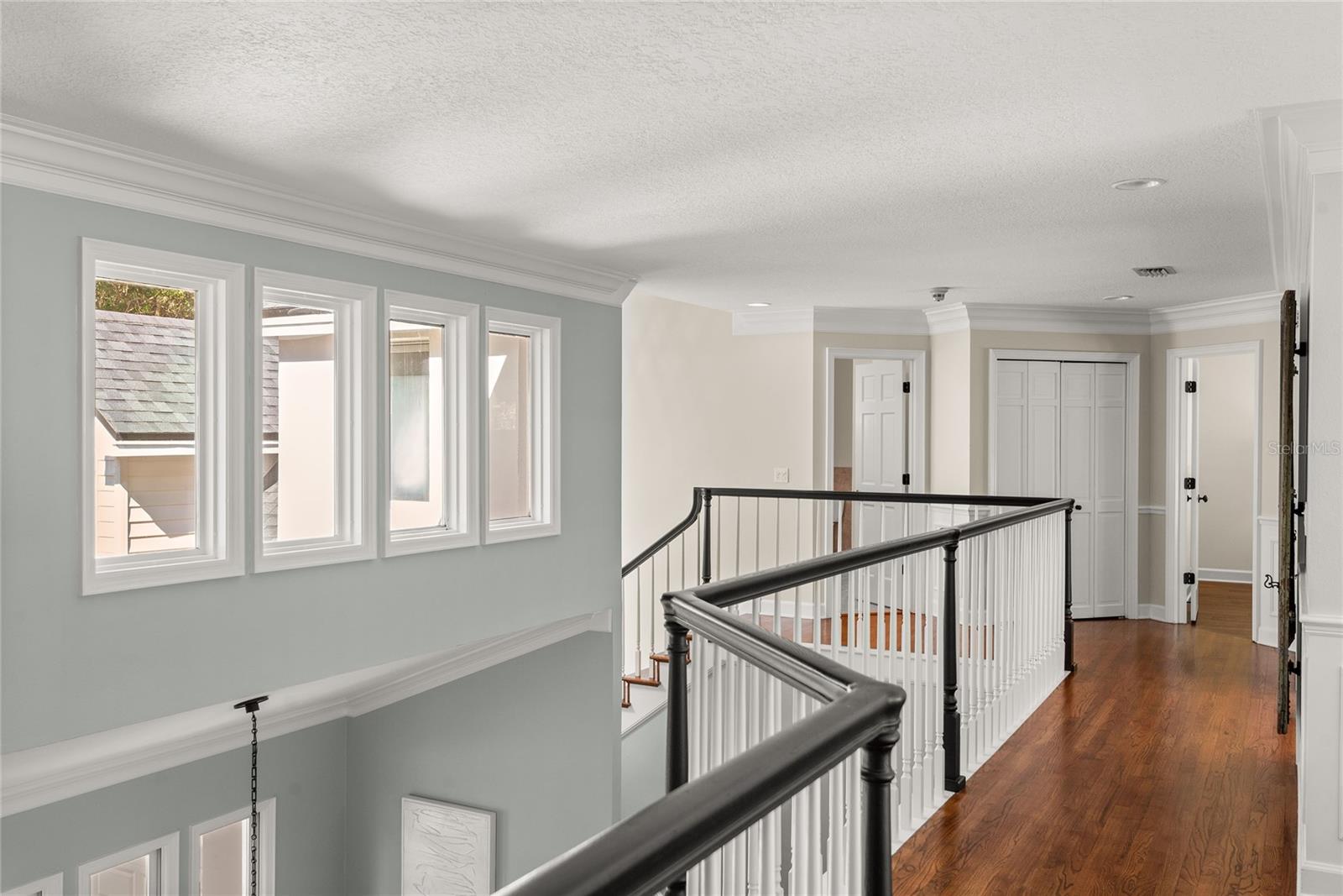 Image 31 of 78 For 1860 Summerland Avenue