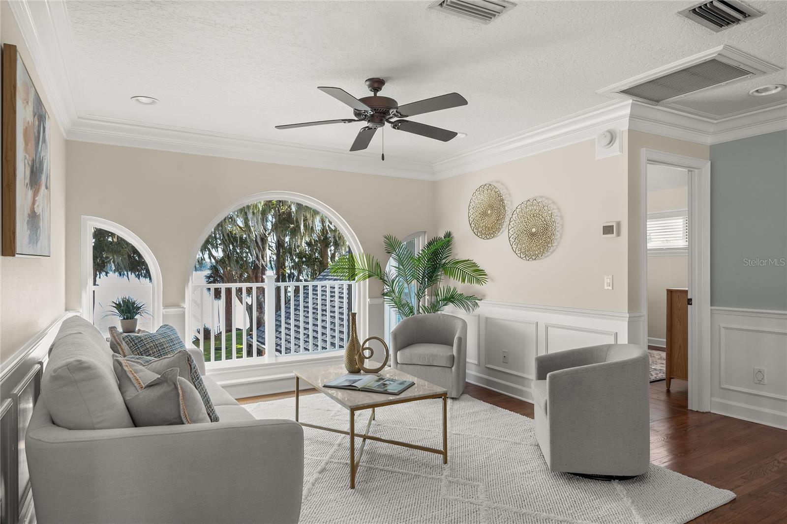 Image 34 of 78 For 1860 Summerland Avenue