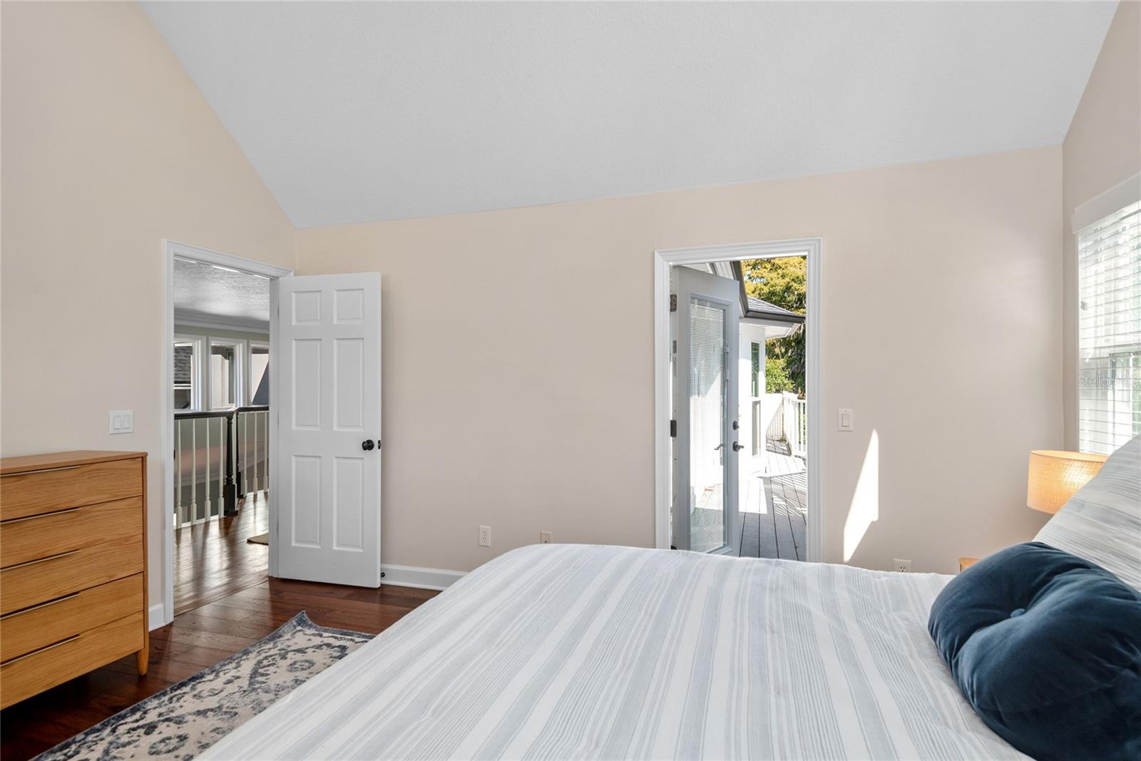 Image 37 of 78 For 1860 Summerland Avenue