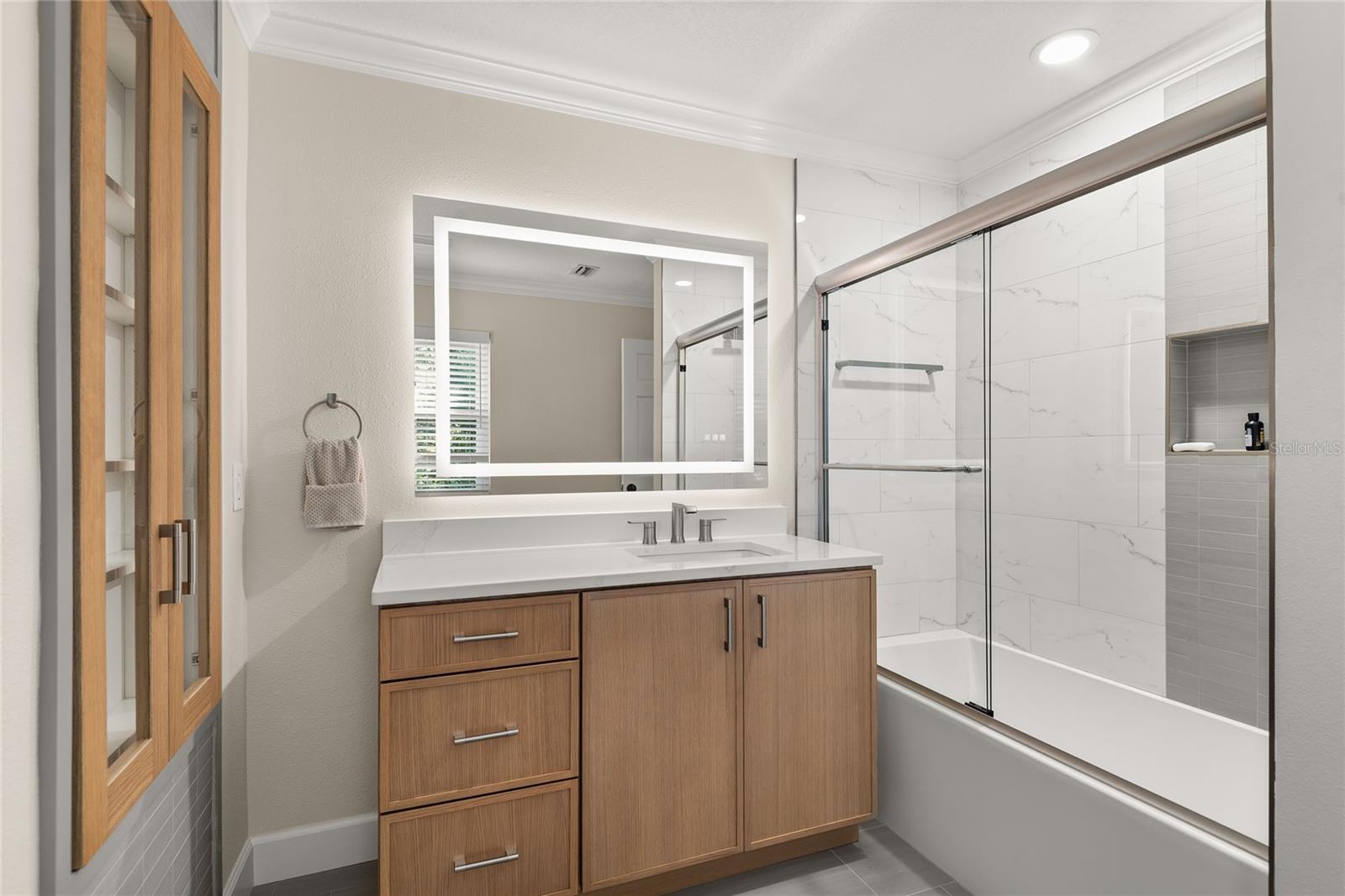 Image 39 of 78 For 1860 Summerland Avenue