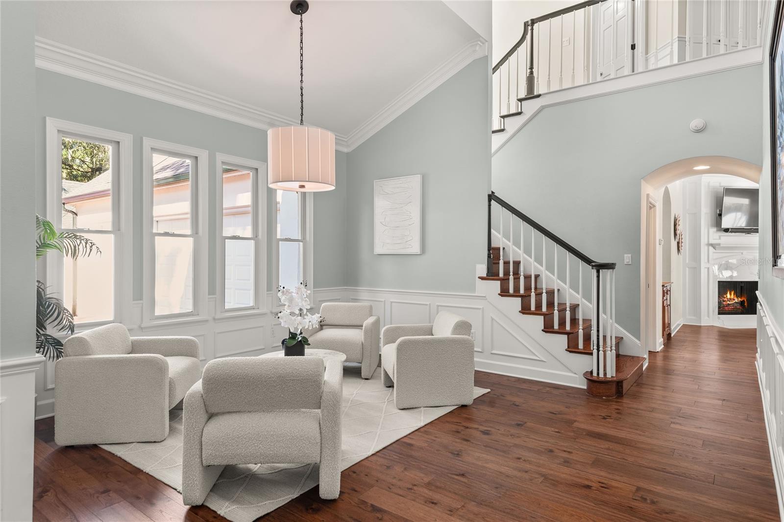 Image 4 of 78 For 1860 Summerland Avenue