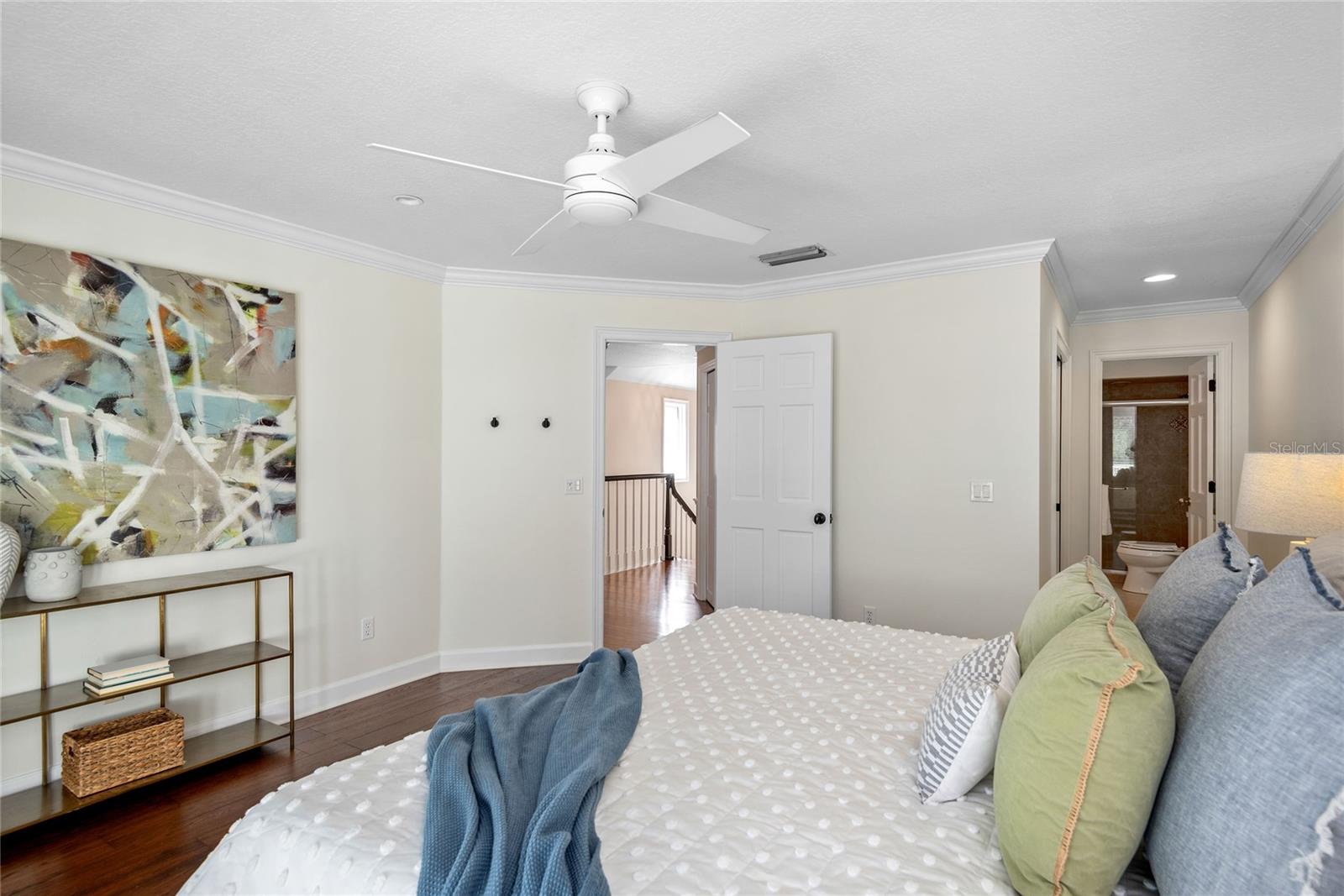 Image 41 of 78 For 1860 Summerland Avenue