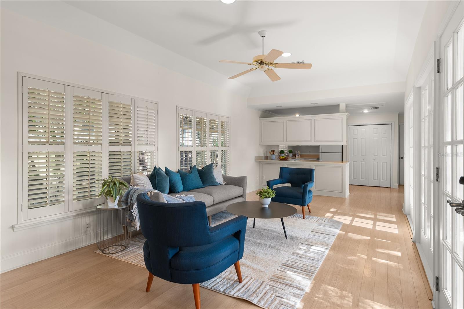 Image 43 of 78 For 1860 Summerland Avenue