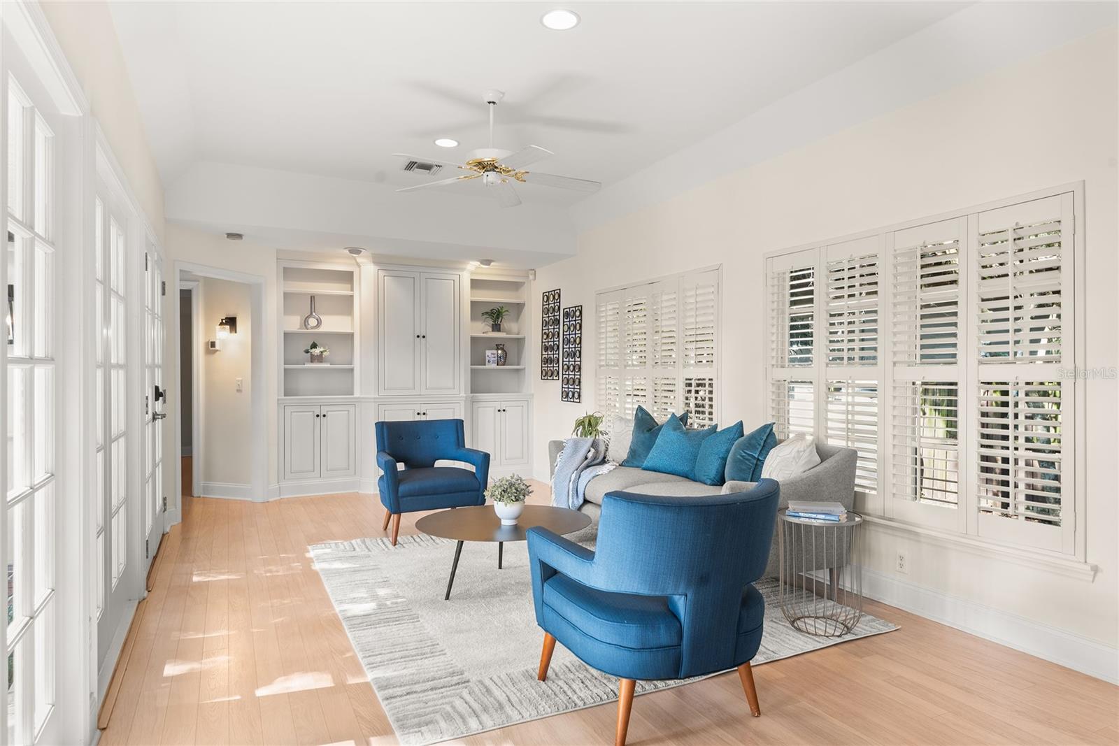 Image 45 of 78 For 1860 Summerland Avenue