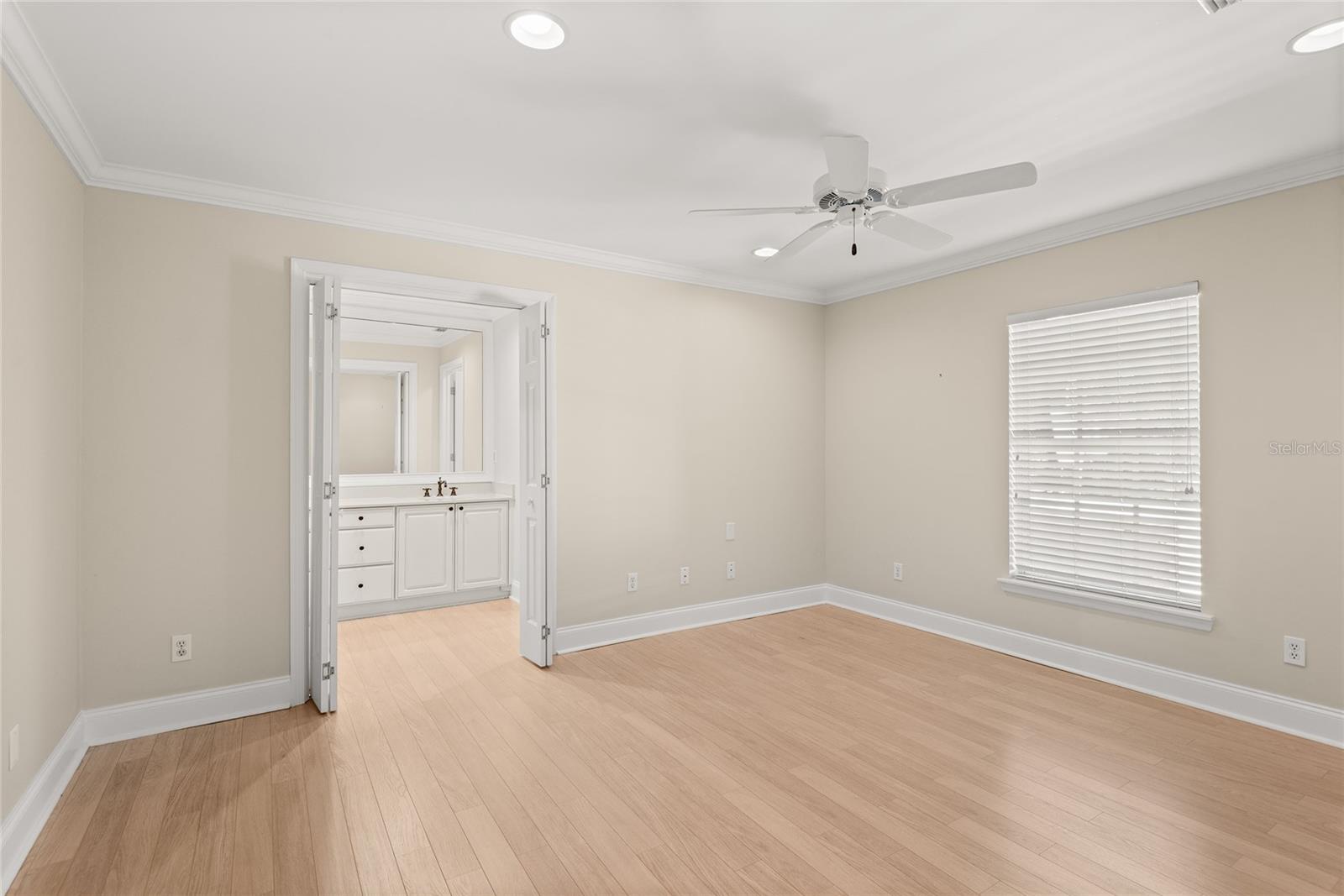 Image 48 of 78 For 1860 Summerland Avenue