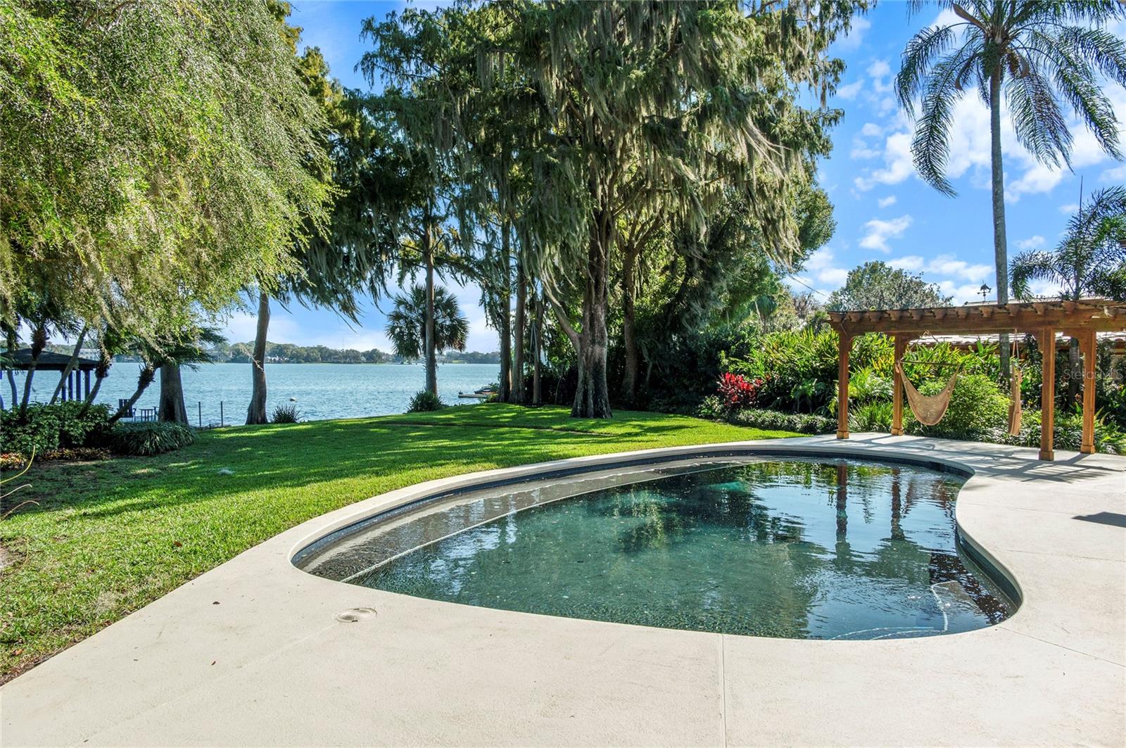 Image 55 of 78 For 1860 Summerland Avenue