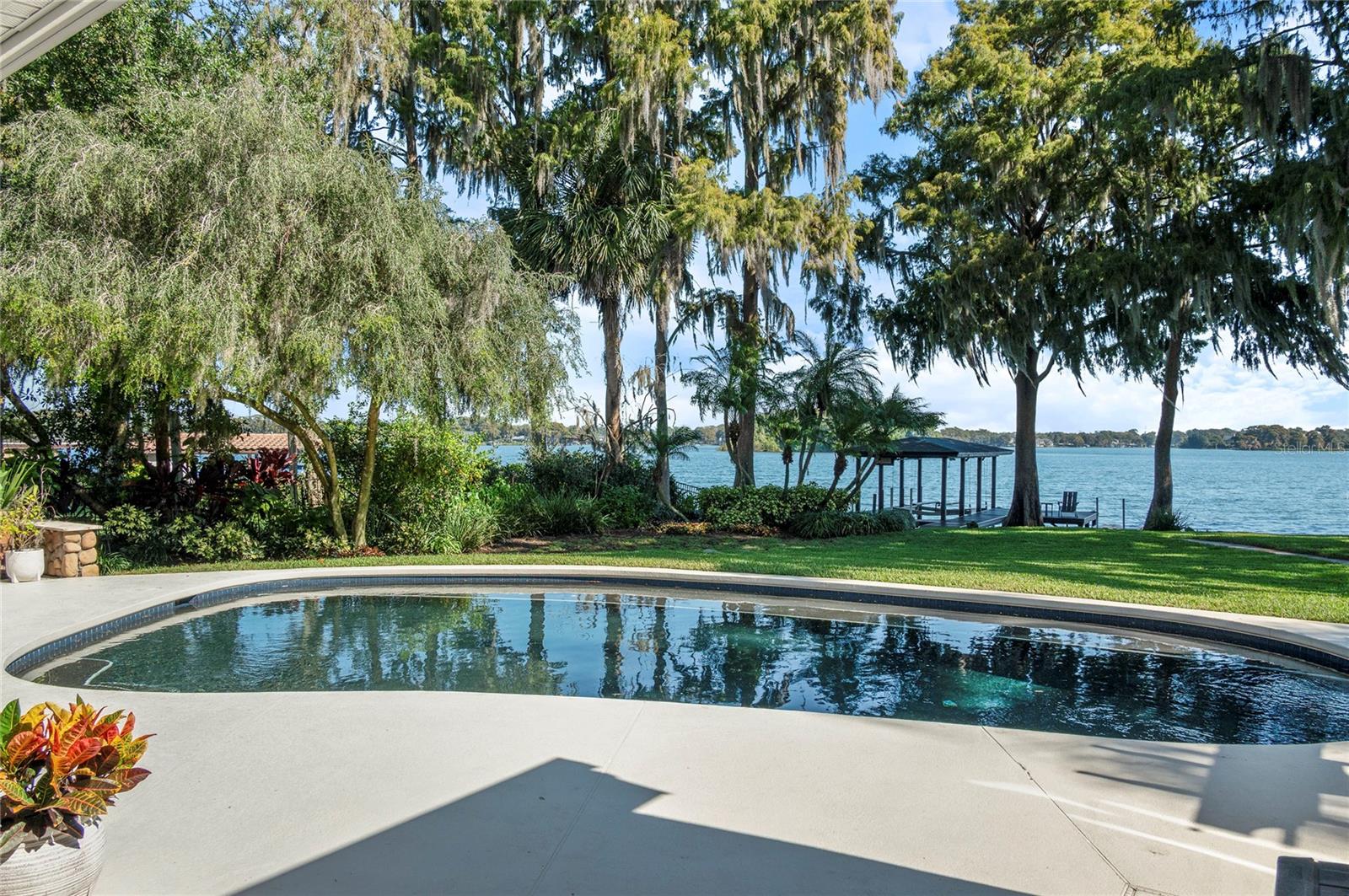 Image 57 of 78 For 1860 Summerland Avenue