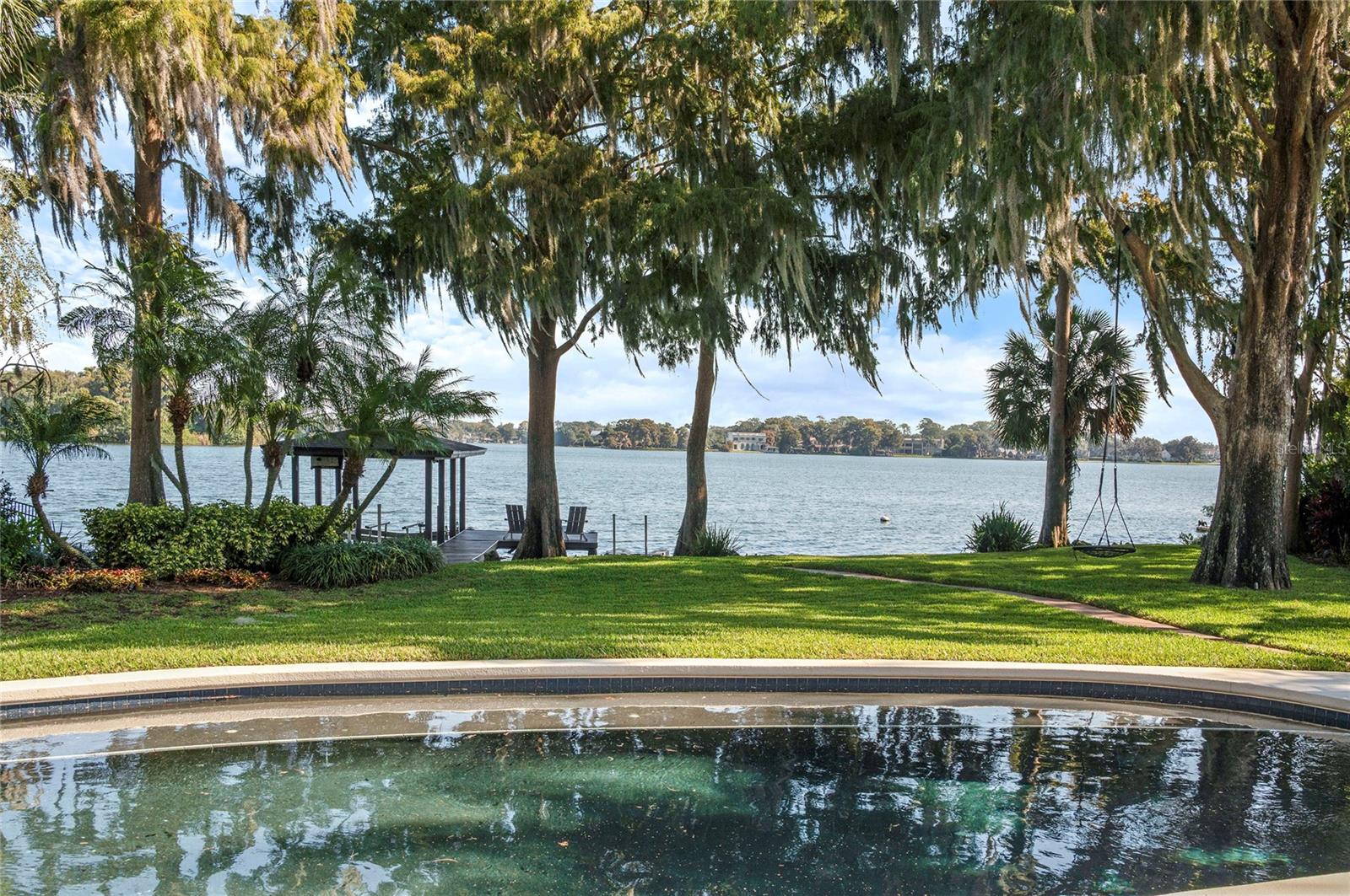 Image 58 of 78 For 1860 Summerland Avenue