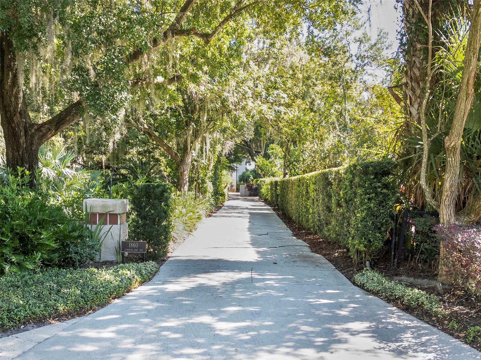 Image 62 of 78 For 1860 Summerland Avenue