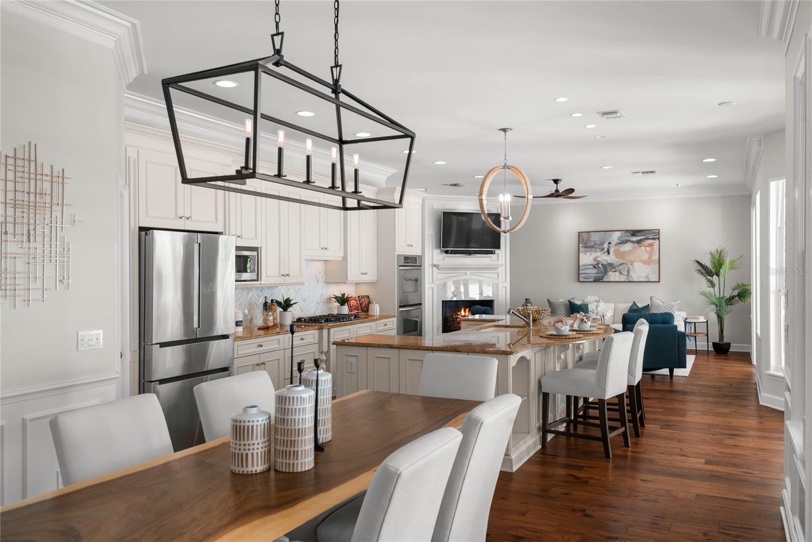 Image 8 of 78 For 1860 Summerland Avenue