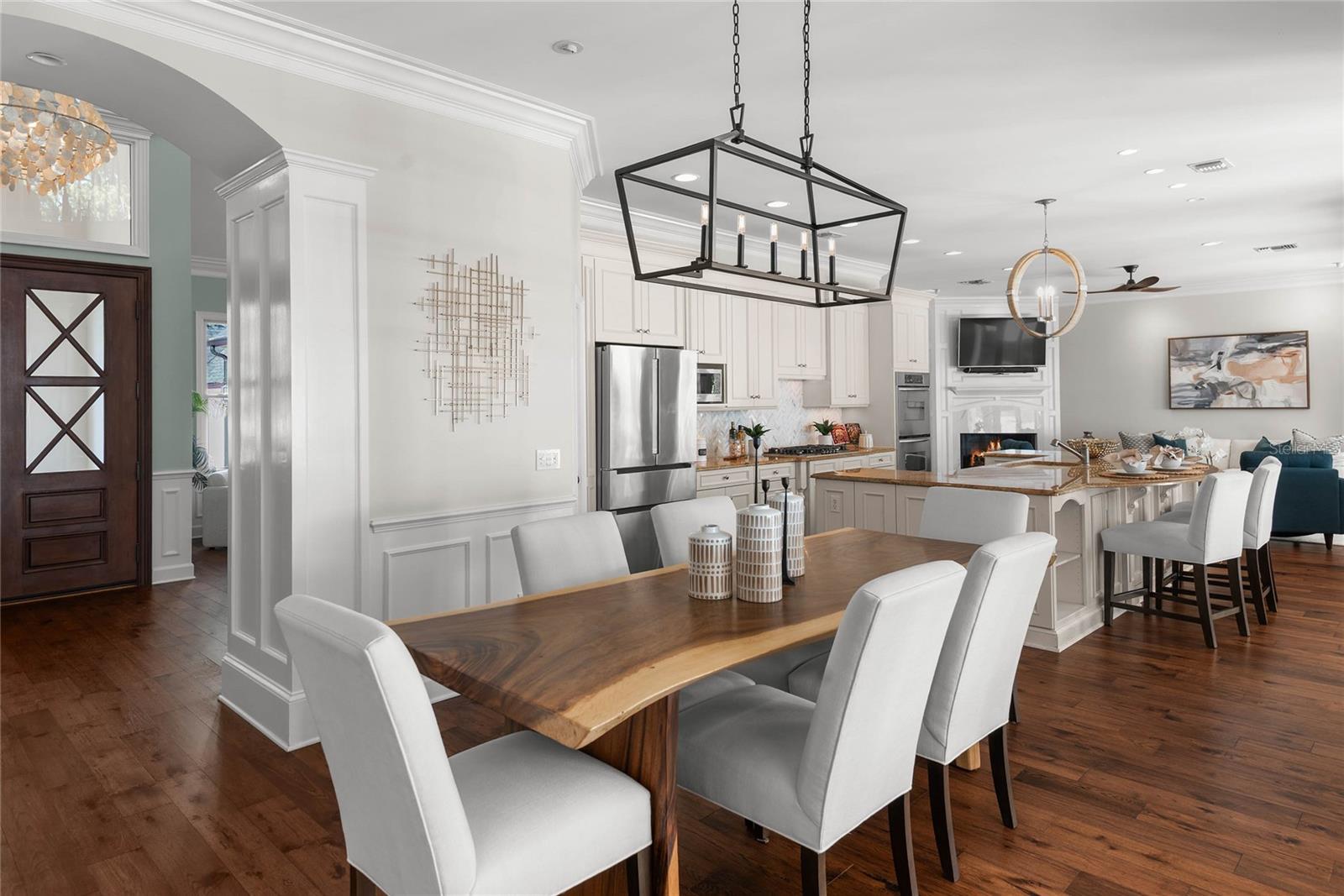 Image 9 of 78 For 1860 Summerland Avenue