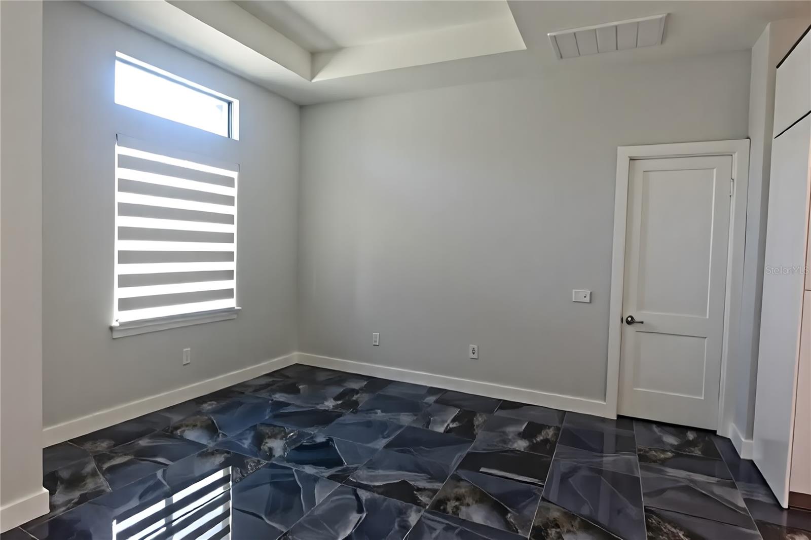 Image 10 of 32 For 927 12th Avenue Ne