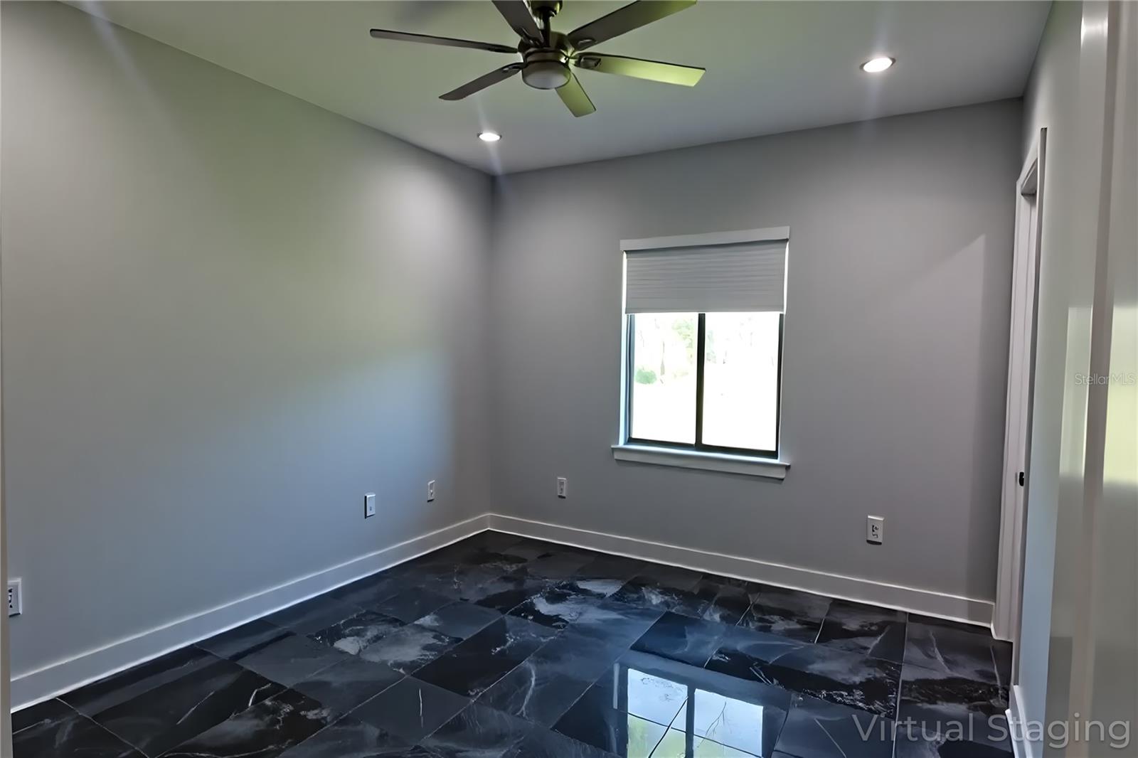 Image 12 of 32 For 927 12th Avenue Ne