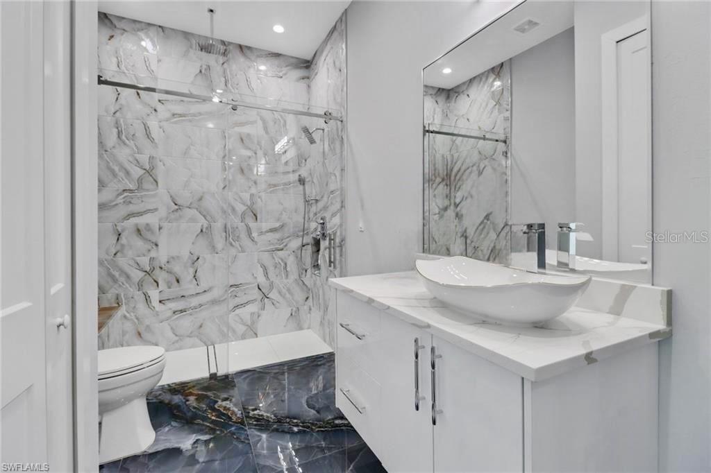 Image 14 of 32 For 927 12th Avenue Ne