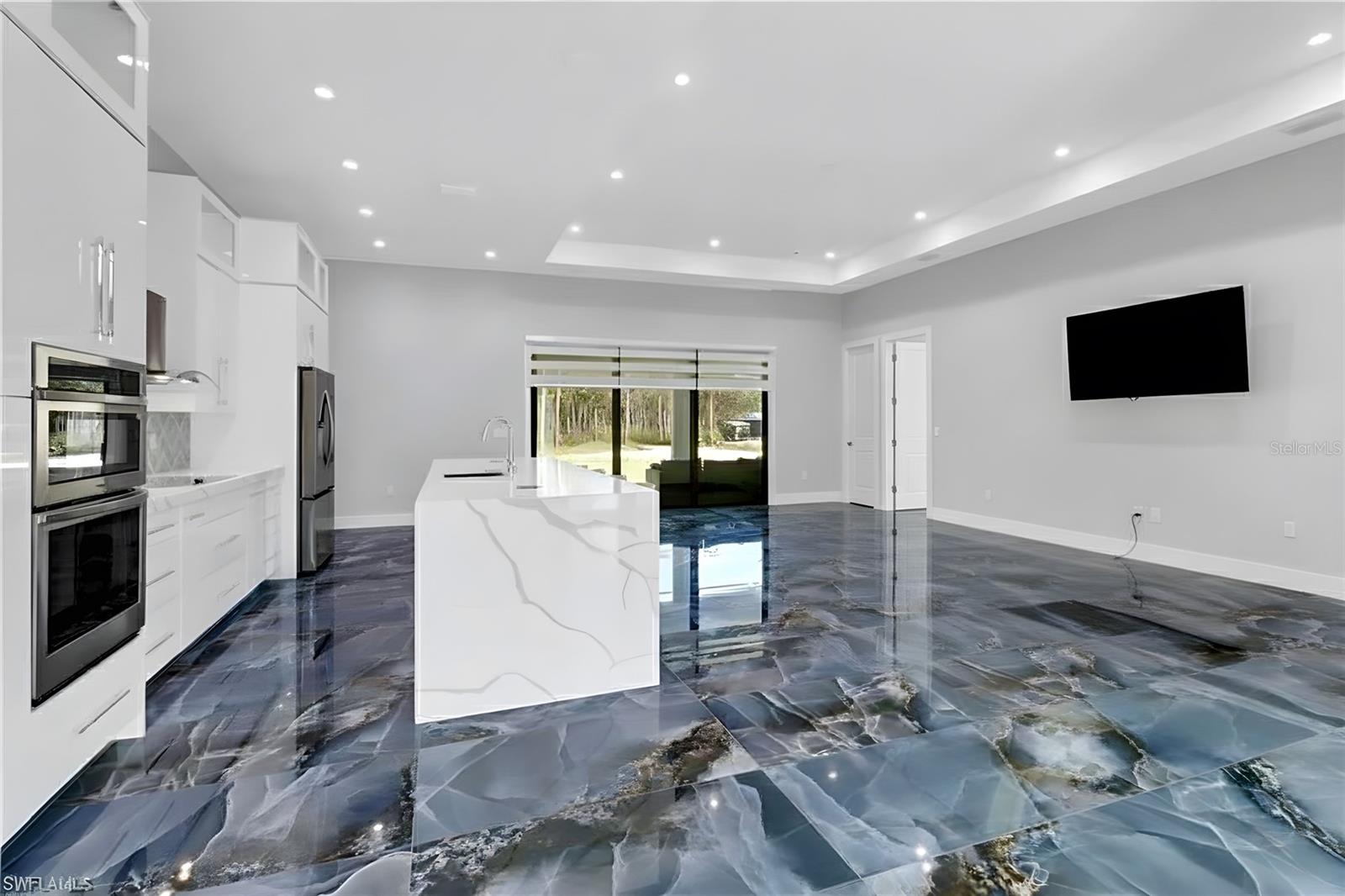 Image 8 of 32 For 927 12th Avenue Ne