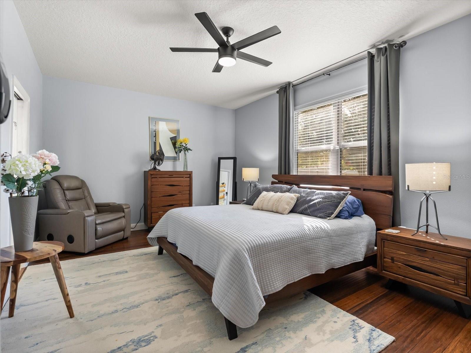 Image 17 of 40 For 30021 Donnington Loop