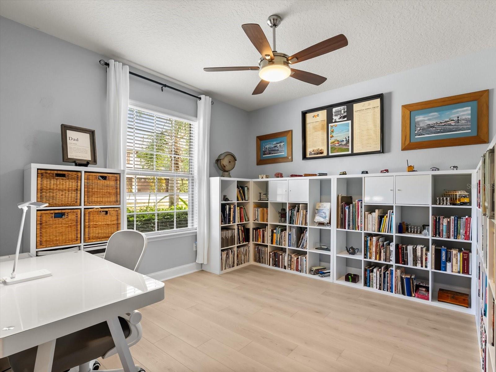 Image 5 of 40 For 30021 Donnington Loop