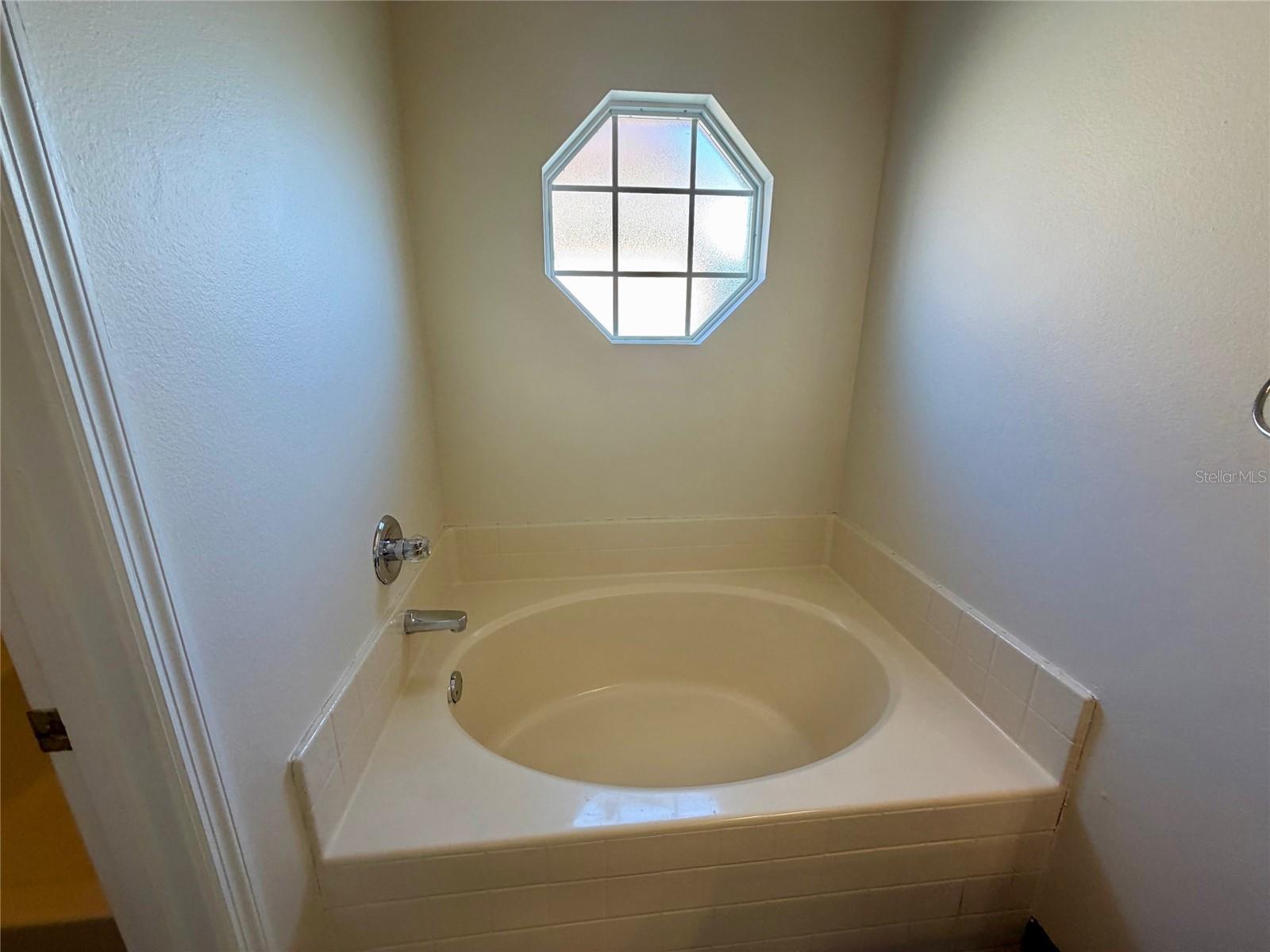 Image 18 of 28 For 809 Brightview Drive