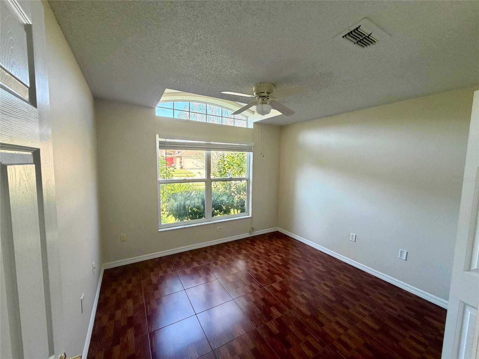 Image 21 of 28 For 809 Brightview Drive