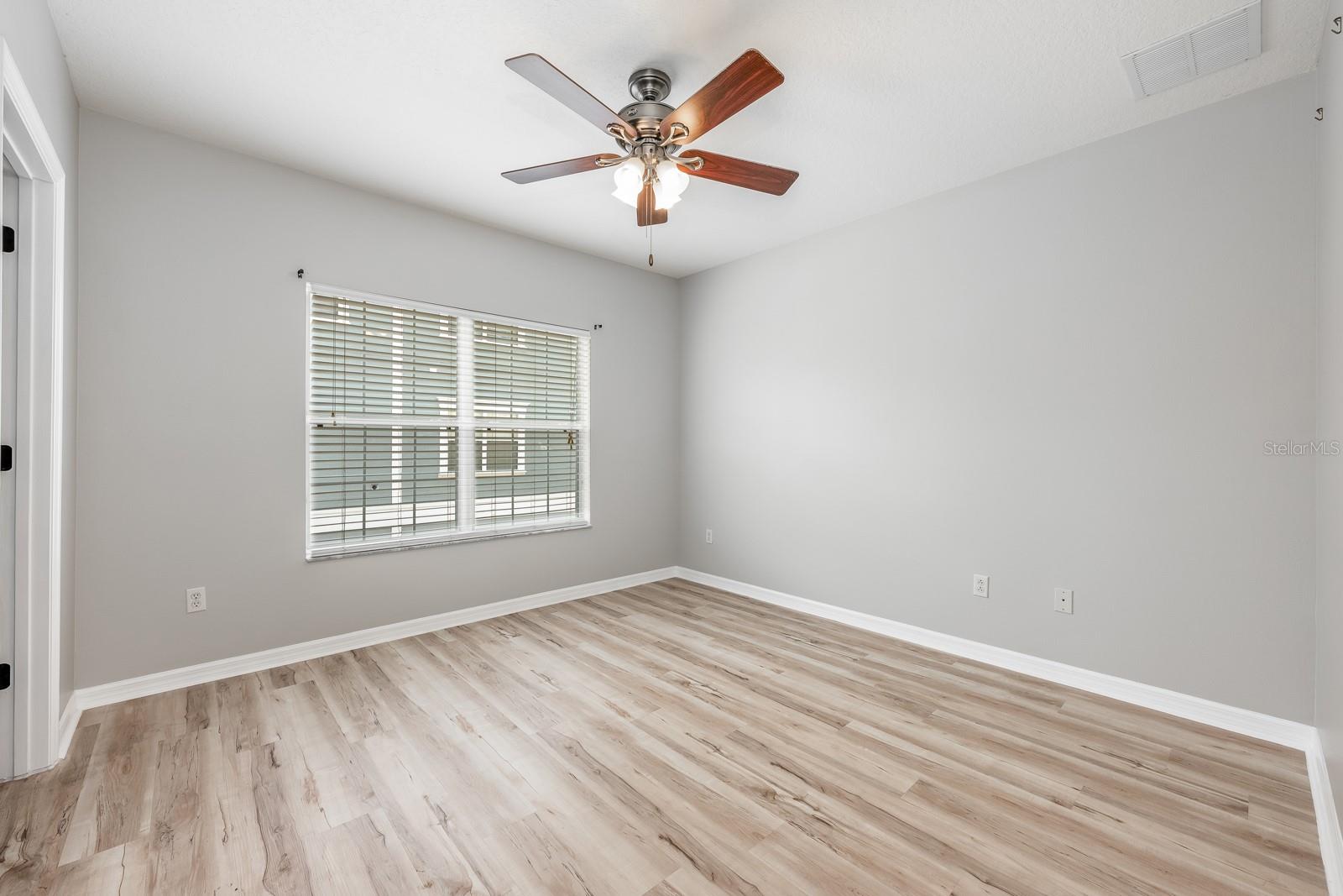 Image 13 of 27 For 124 Mcleods Way