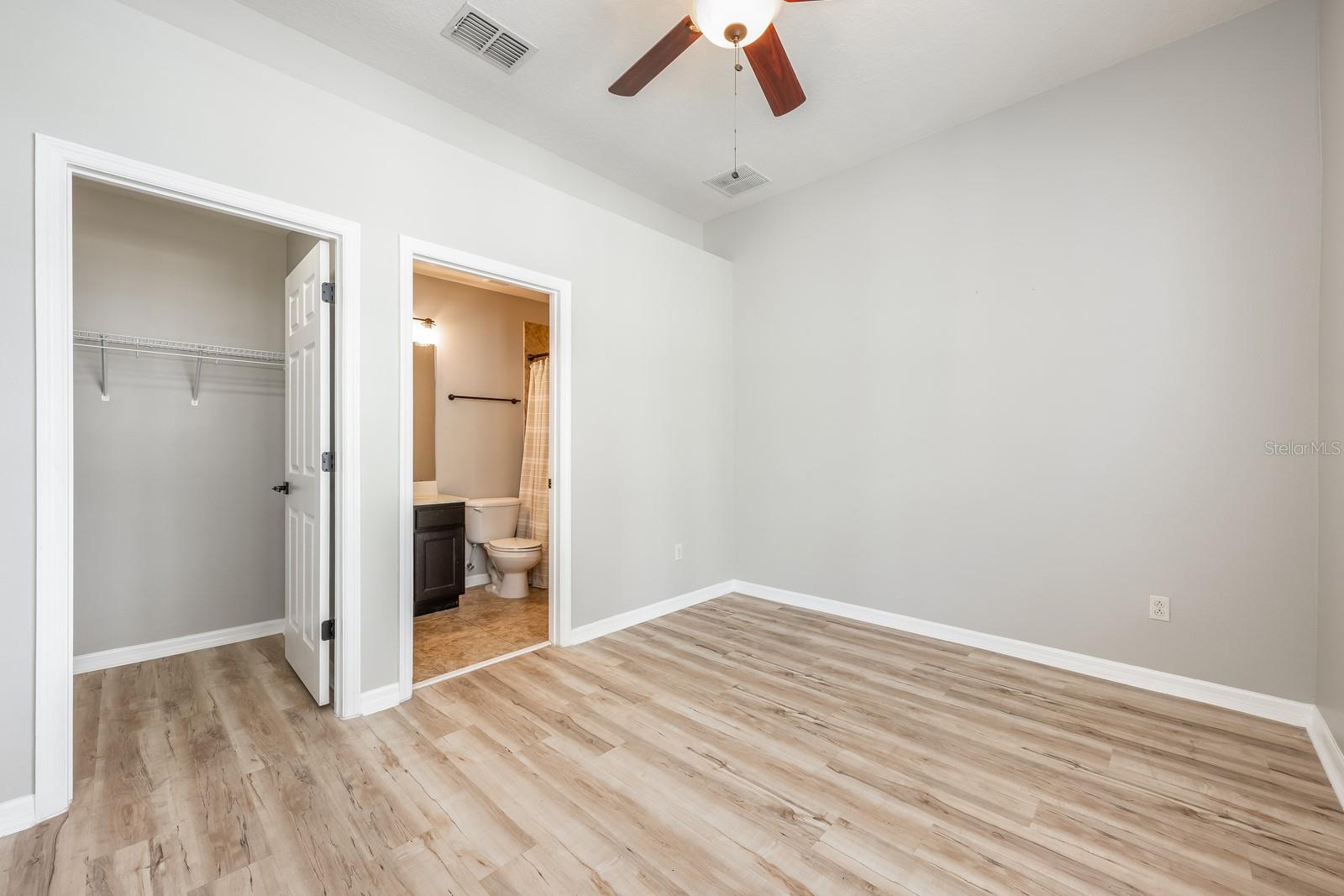 Image 17 of 27 For 124 Mcleods Way