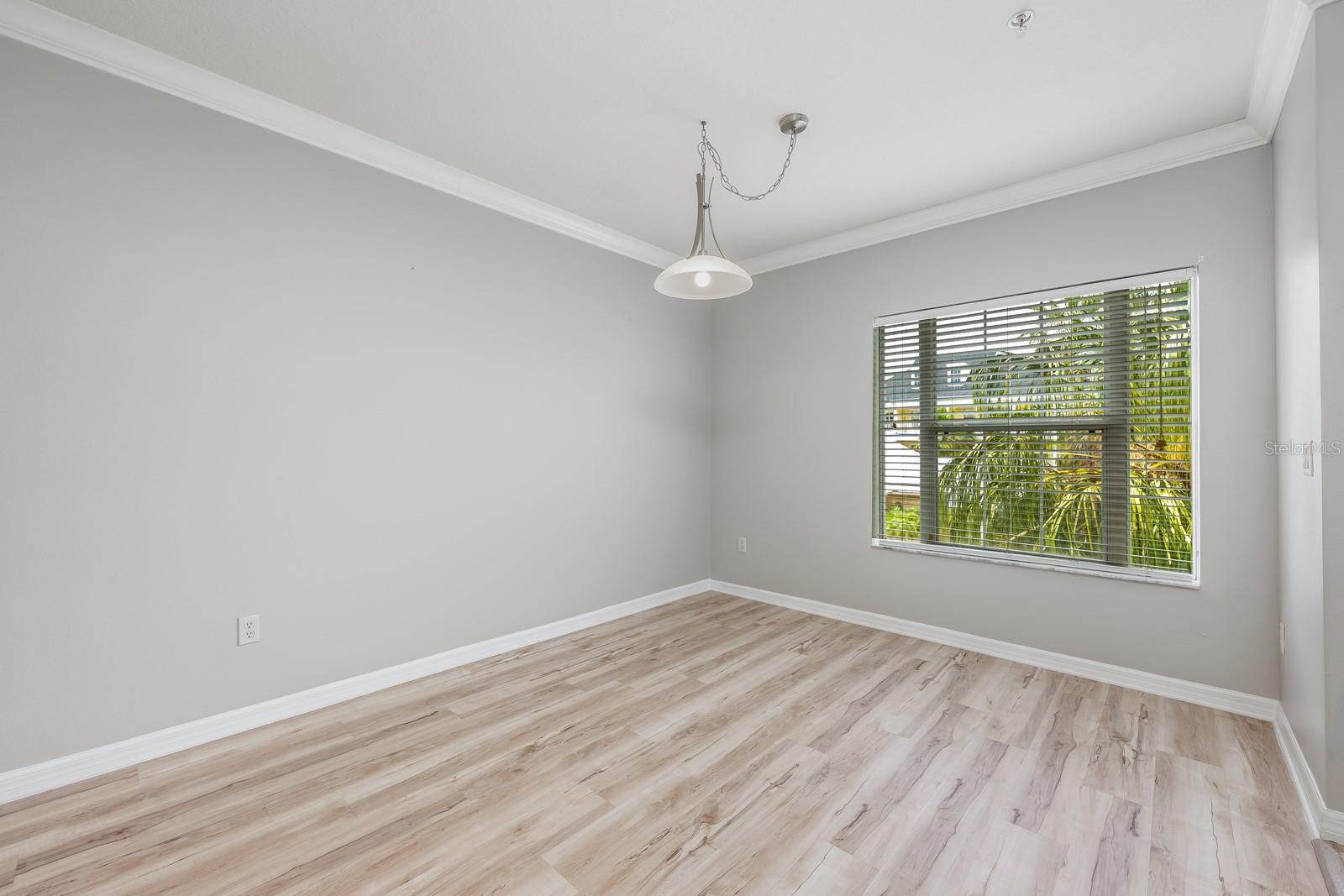 Image 7 of 27 For 124 Mcleods Way