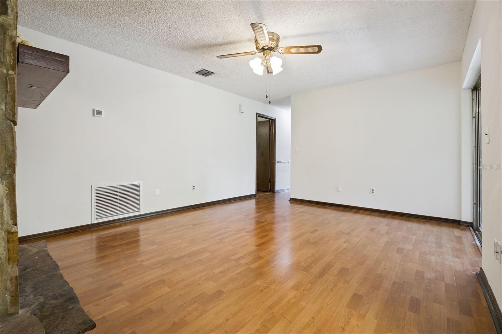 Image 16 of 64 For 100 Wyndham Court