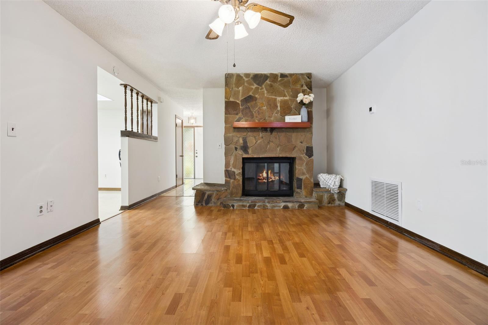 Image 18 of 64 For 100 Wyndham Court