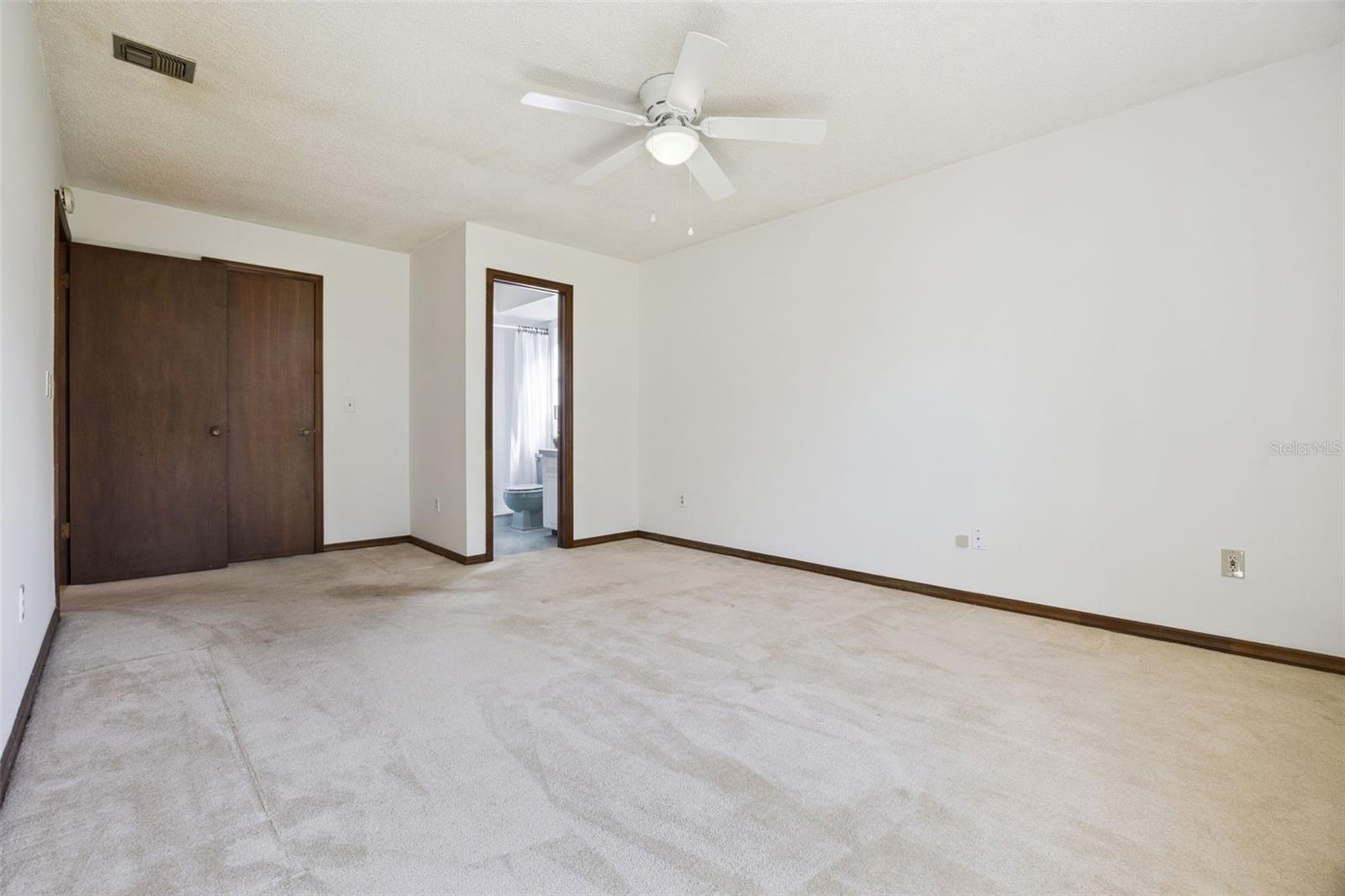 Image 27 of 64 For 100 Wyndham Court