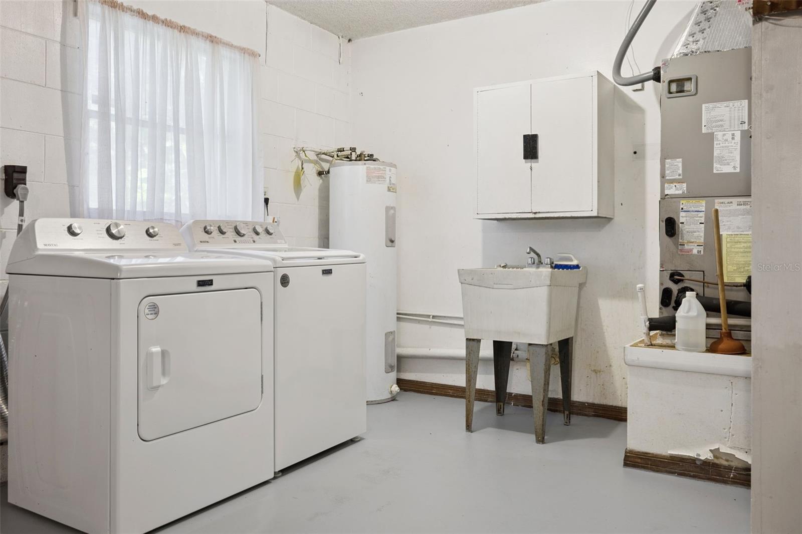 Image 42 of 64 For 100 Wyndham Court