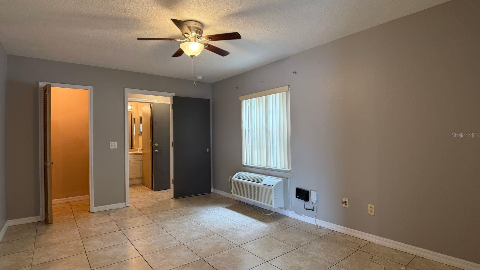 Image 6 of 14 For 211 Caribbean Drive Lockout