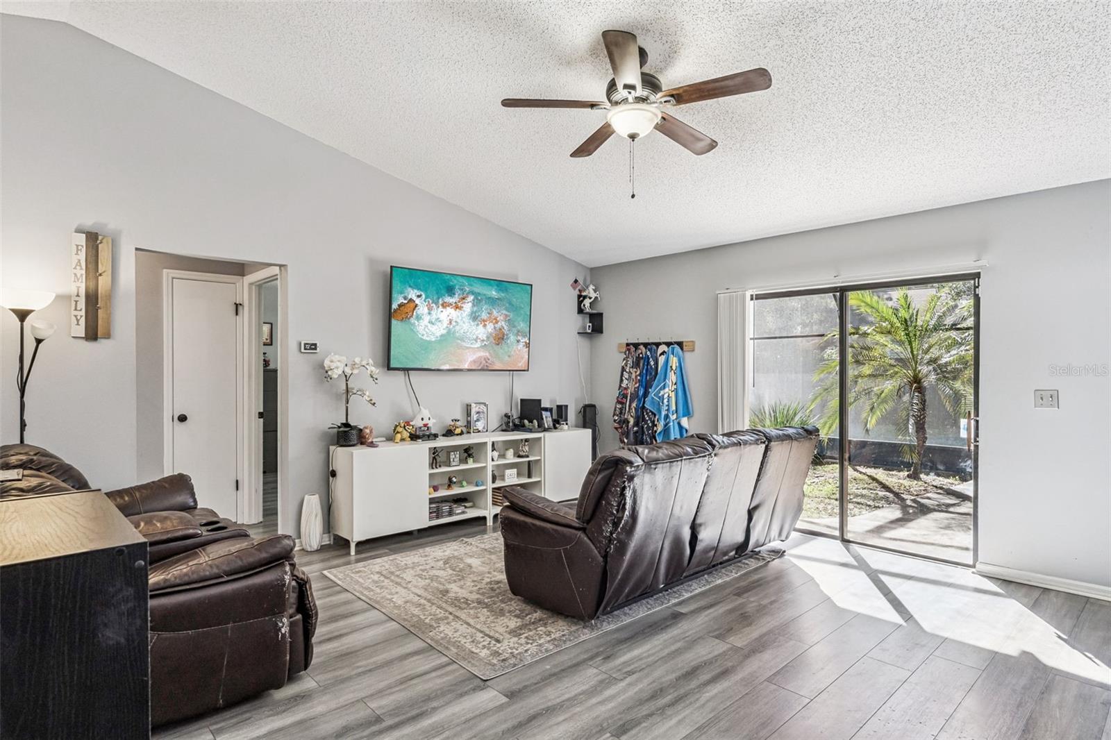 Image 8 of 35 For 2334 Ashington Park Drive