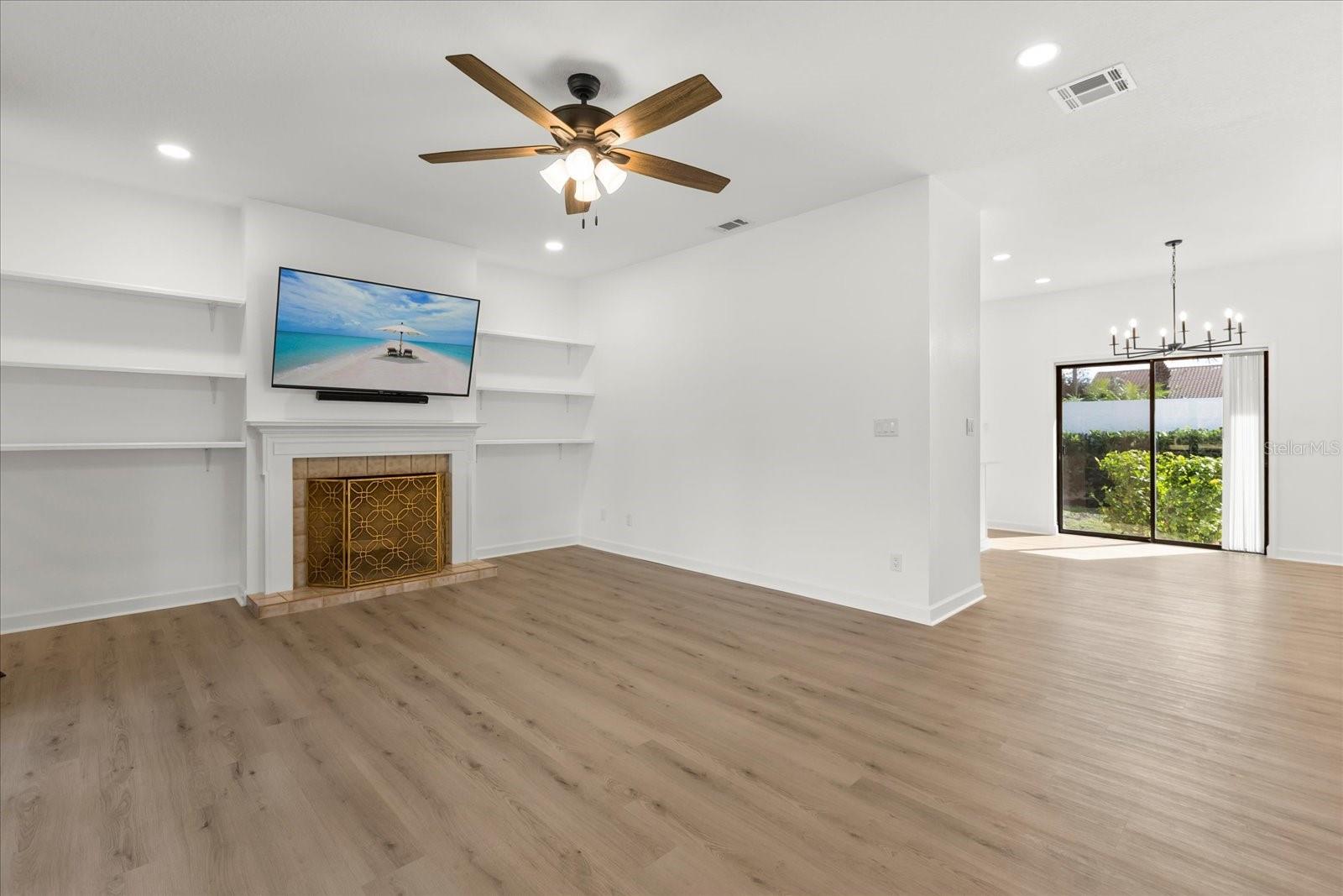 Image 11 of 32 For 2503 Sweetwater Country Club Drive