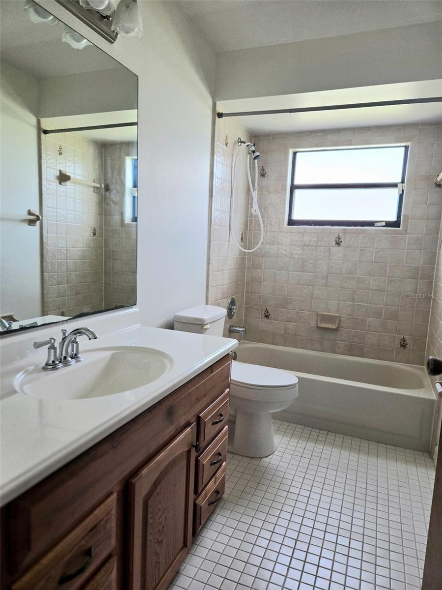 Image 13 of 36 For 611 Cotulla Drive