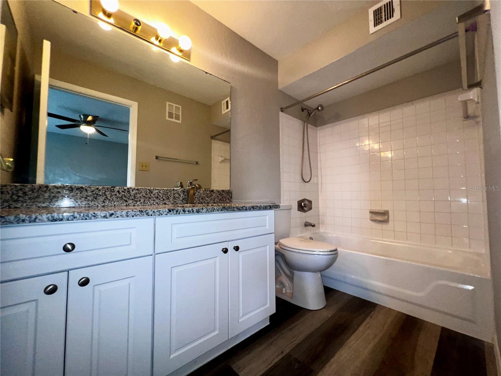 Image 14 of 24 For 4355 Perkinshire Lane 104