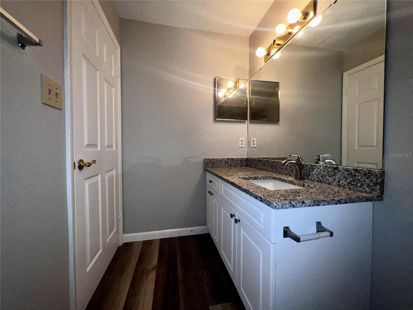 Image 15 of 24 For 4355 Perkinshire Lane 104