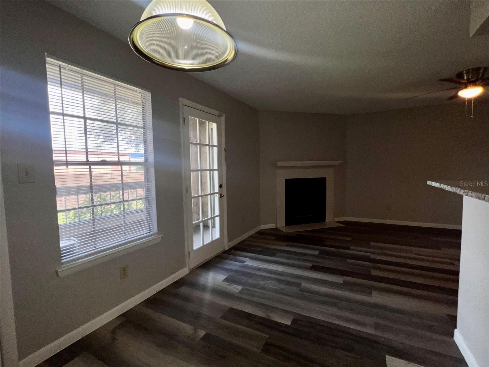 Image 4 of 24 For 4355 Perkinshire Lane 104