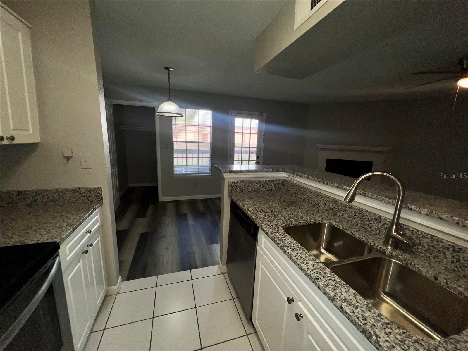 Image 8 of 24 For 4355 Perkinshire Lane 104