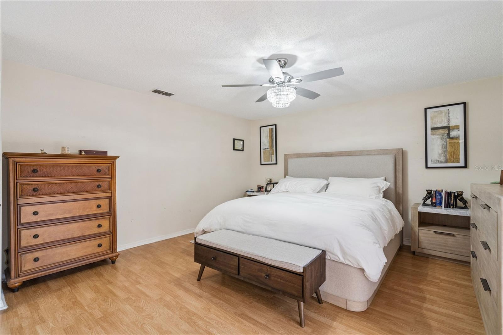 Image 18 of 34 For 1398 Cor Jesu Court