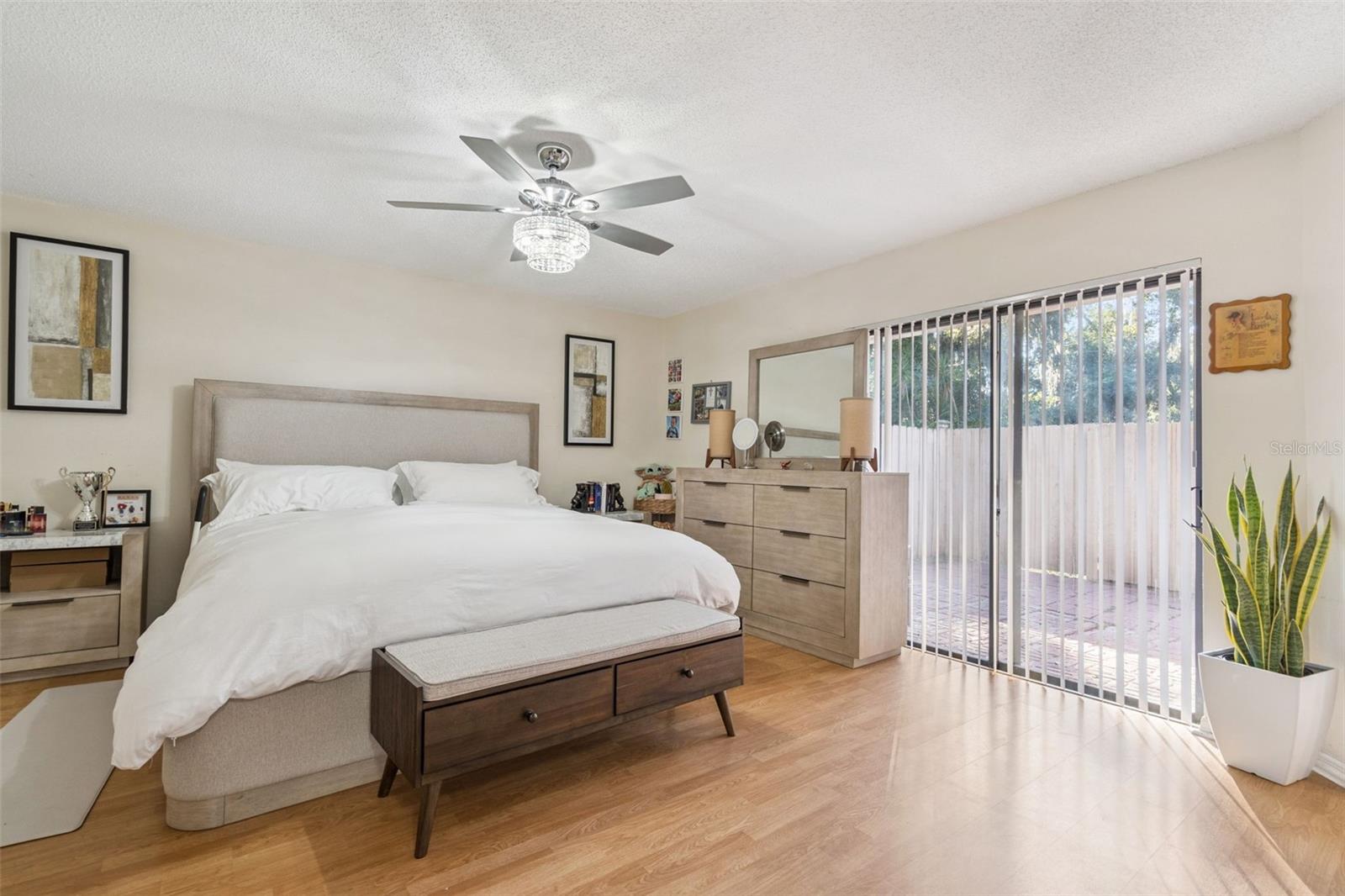 Image 19 of 34 For 1398 Cor Jesu Court