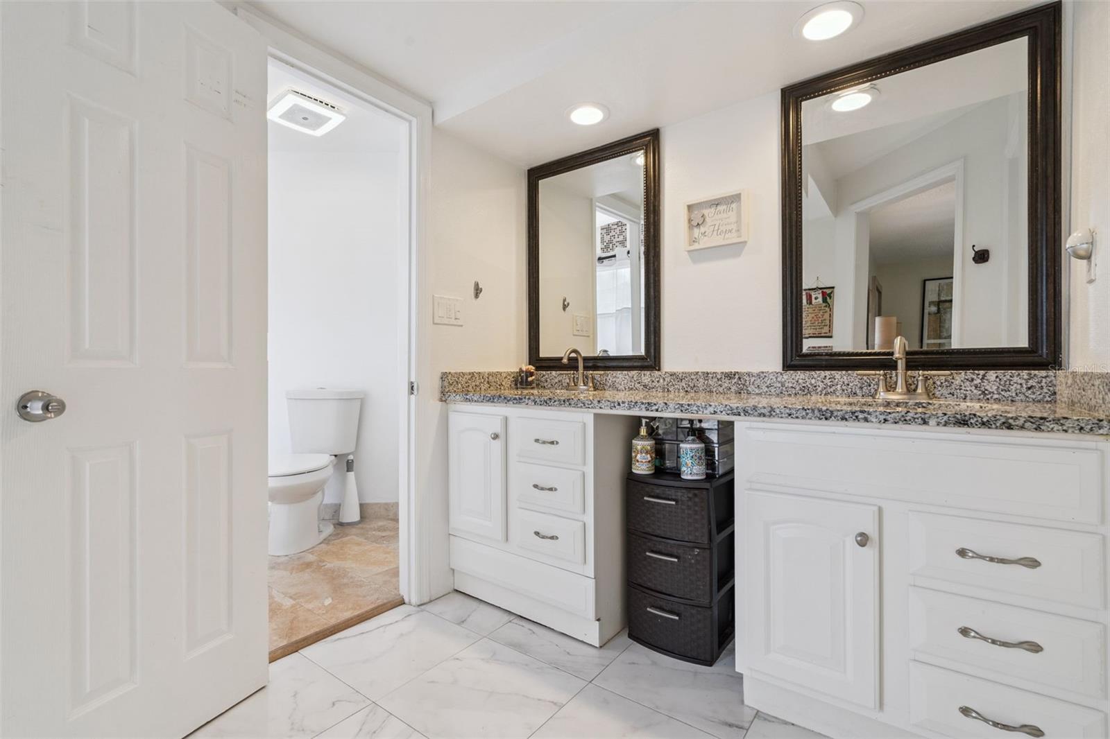 Image 21 of 34 For 1398 Cor Jesu Court