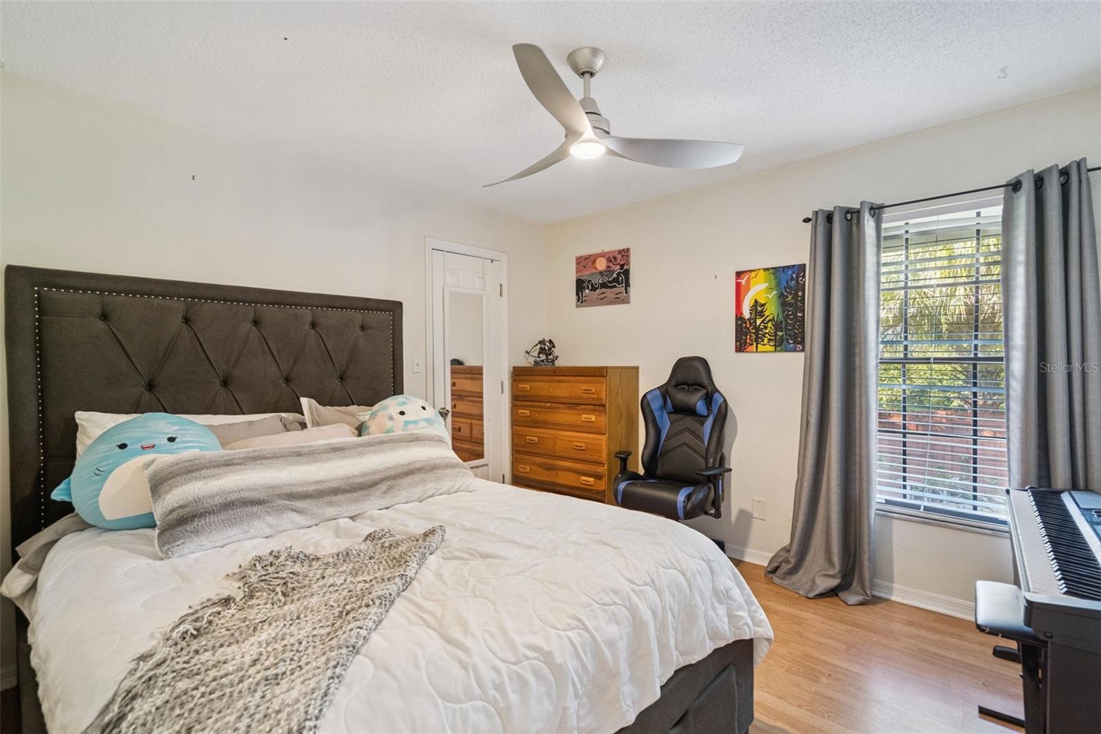 Image 23 of 34 For 1398 Cor Jesu Court