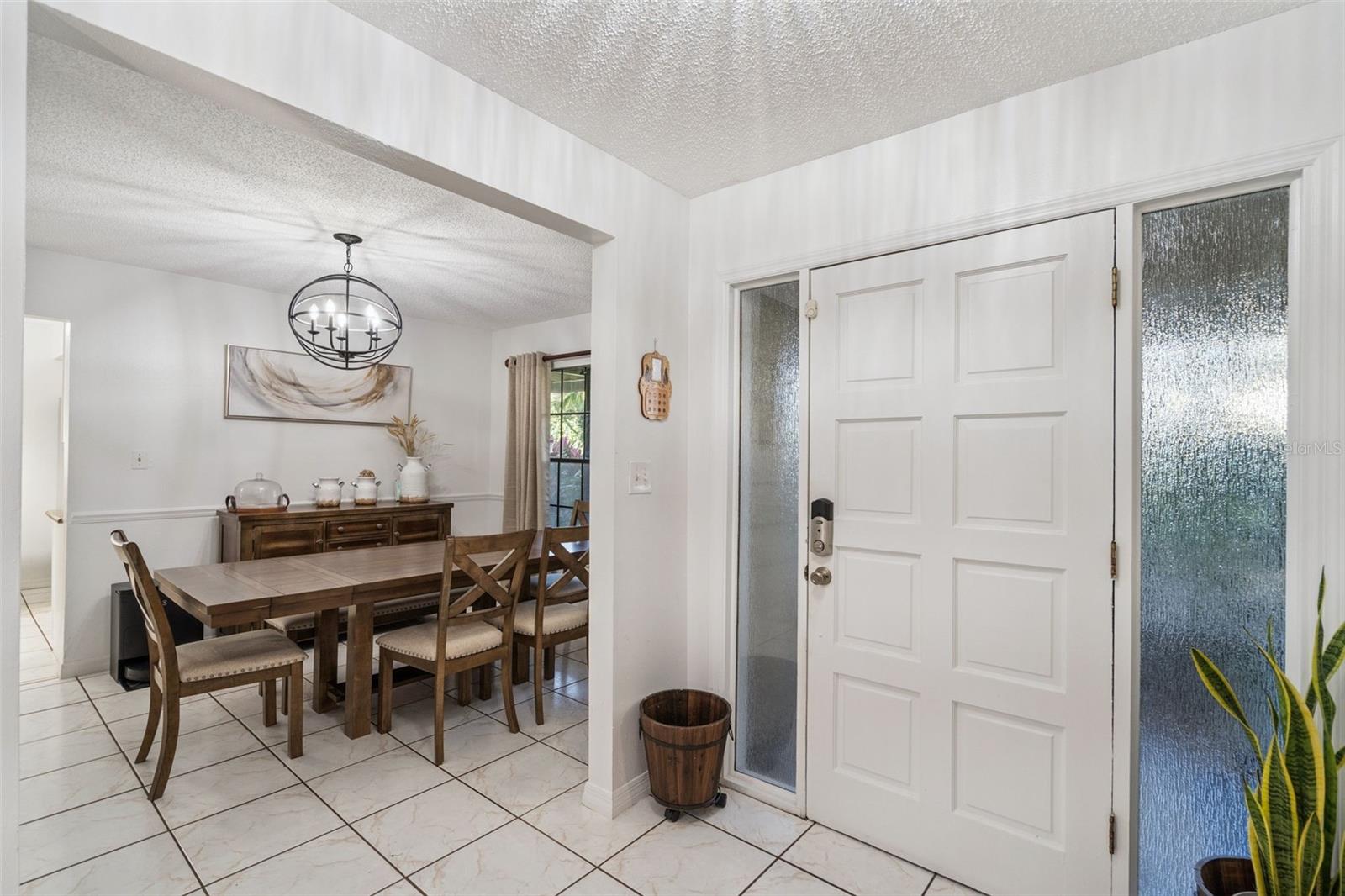 Image 4 of 34 For 1398 Cor Jesu Court