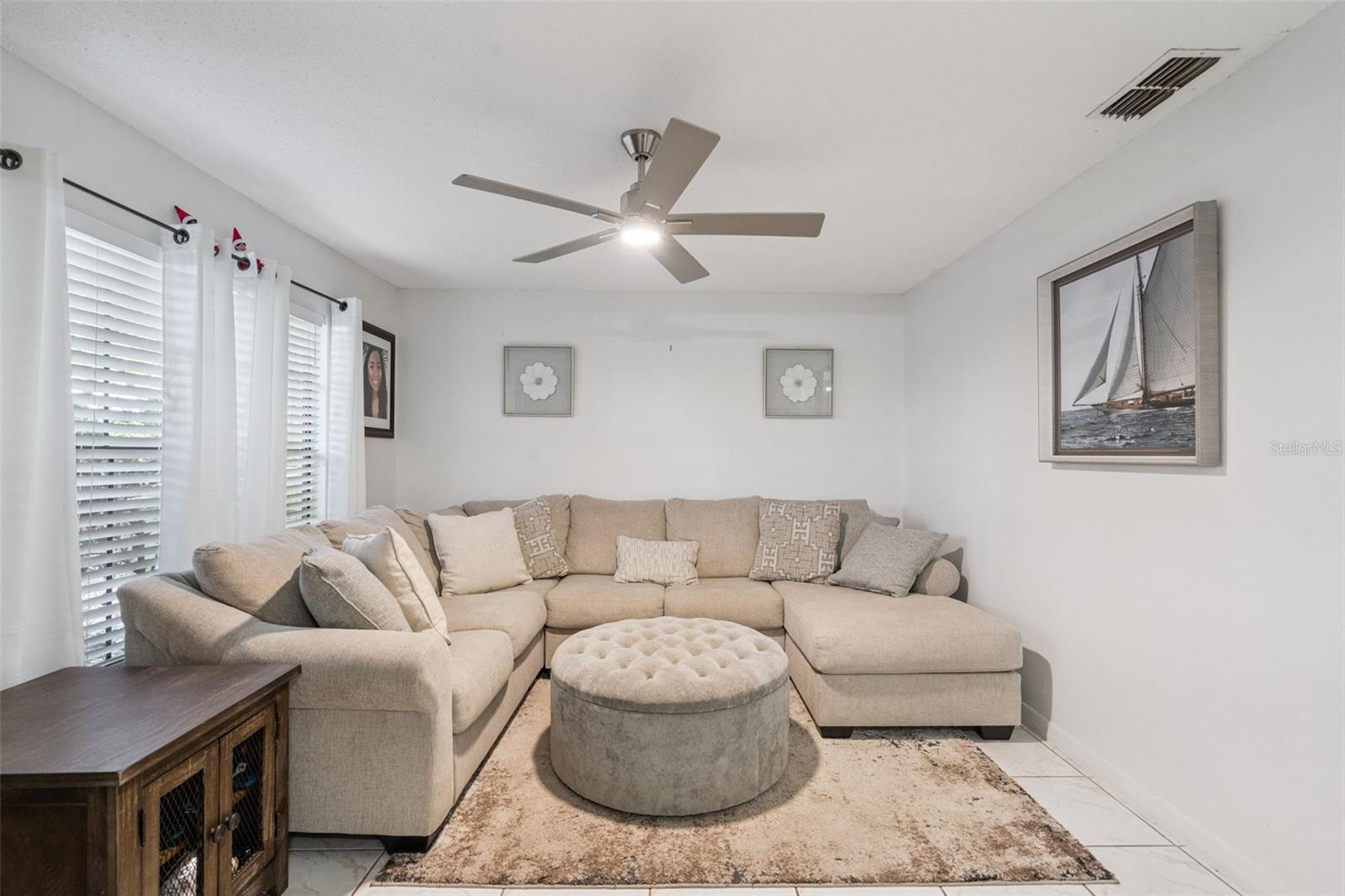 Image 5 of 34 For 1398 Cor Jesu Court