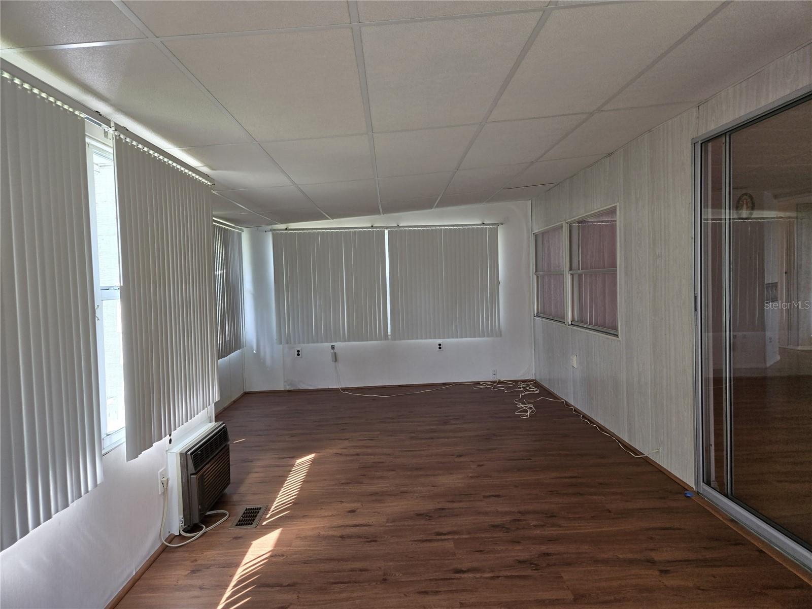 Image 13 of 24 For 4259 Oak Grove Drive 36