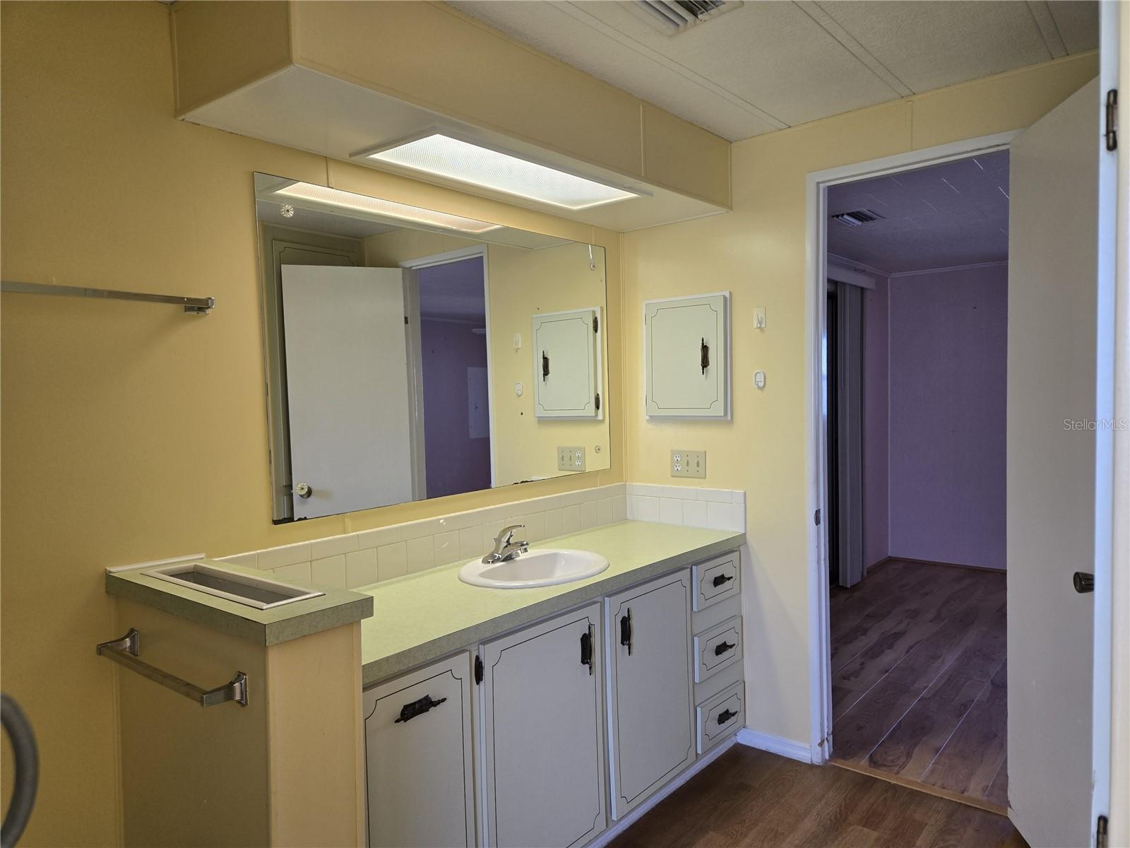 Image 18 of 24 For 4259 Oak Grove Drive 36