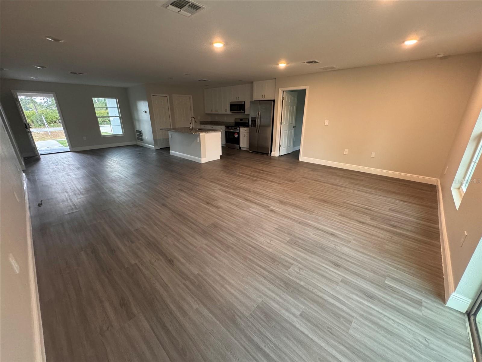 Image 10 of 31 For 7305 Sun N Lake Boulevard